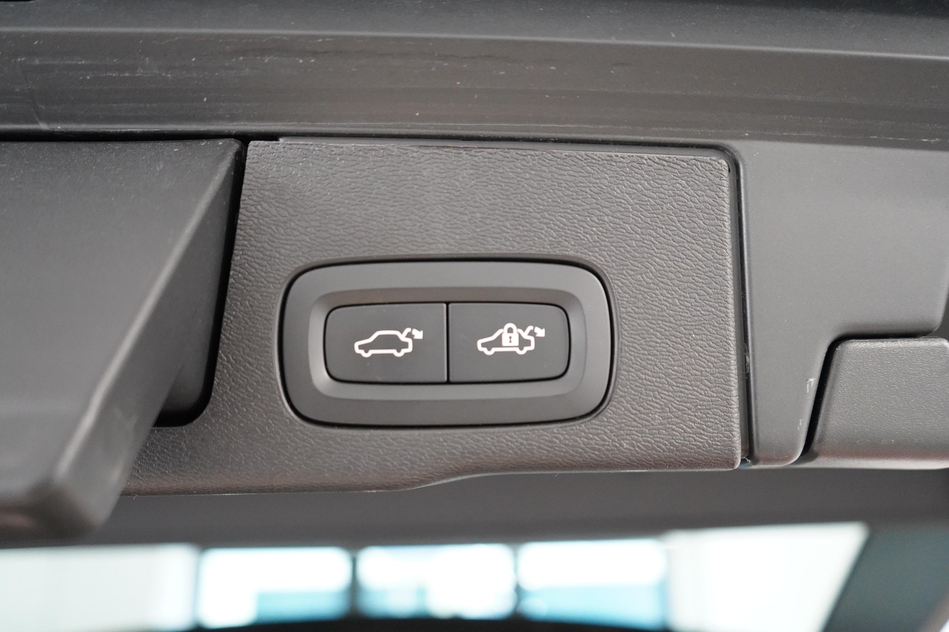 VOLVO XC60 2.0 B5 MH Ultra Black Edition AWD-image-20