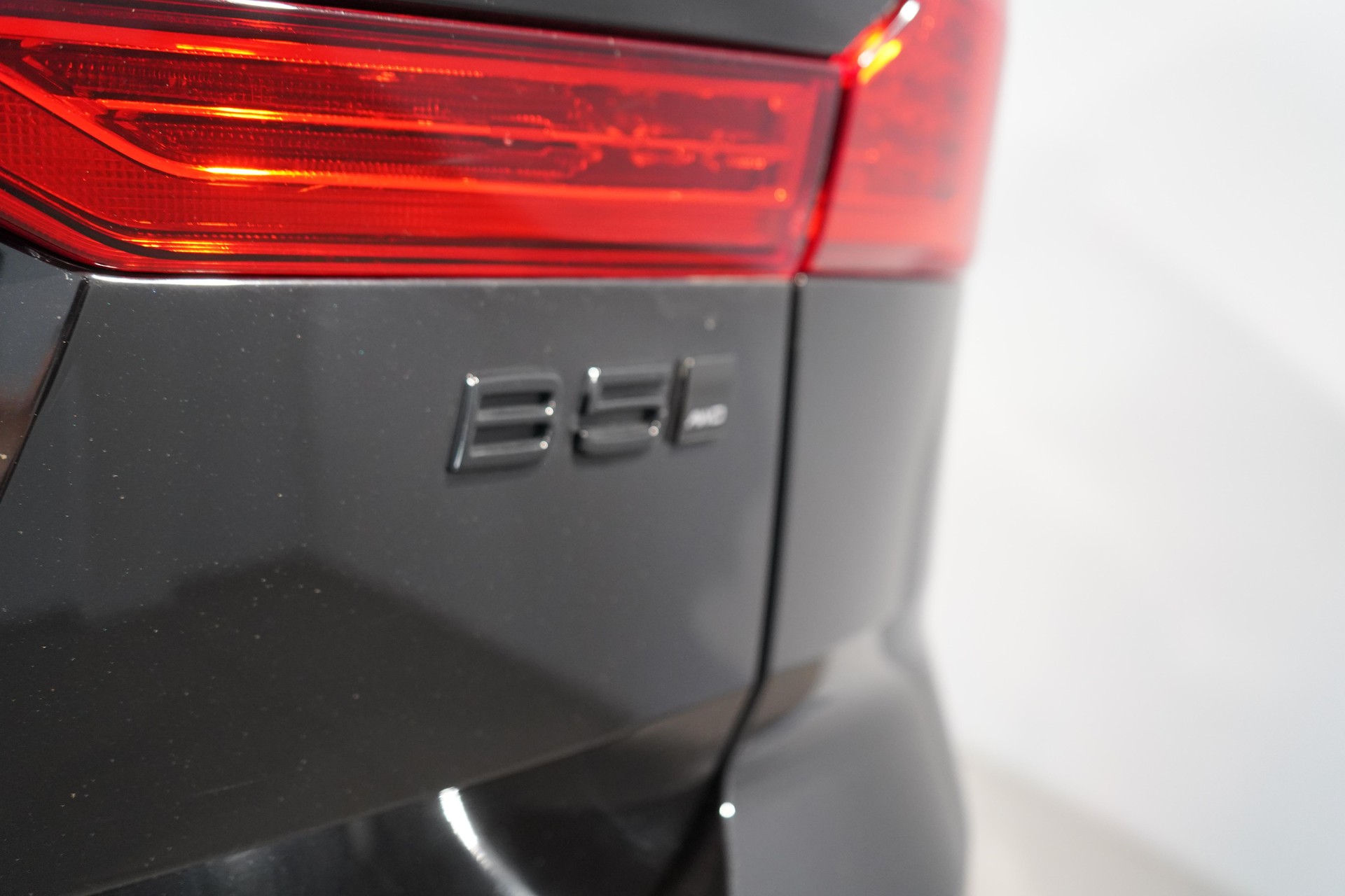 VOLVO XC60 2.0 B5 MH Ultra Black Edition AWD-image-18