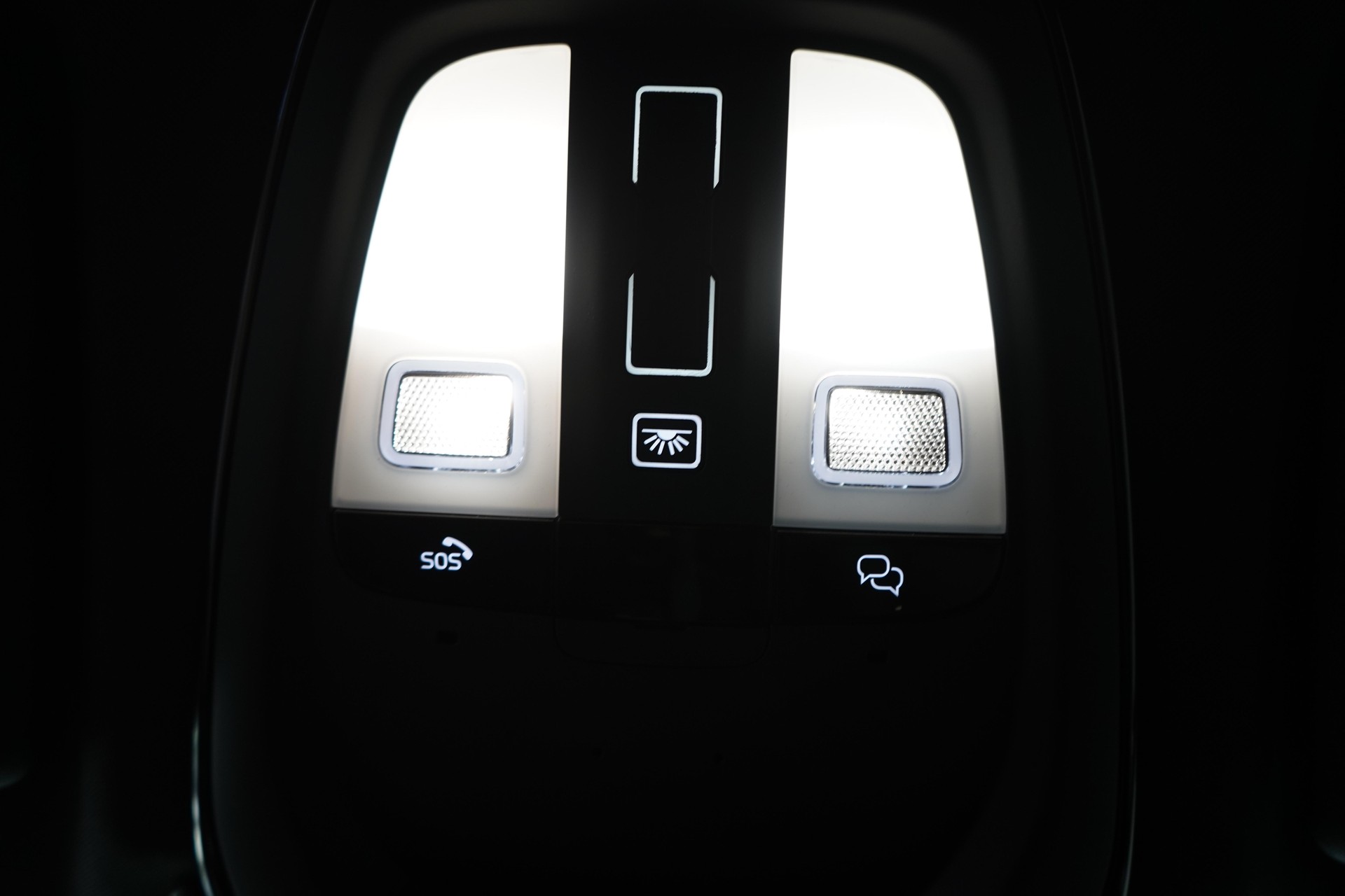 VOLVO XC60 2.0 B5 MH Ultra Black Edition AWD-image-15
