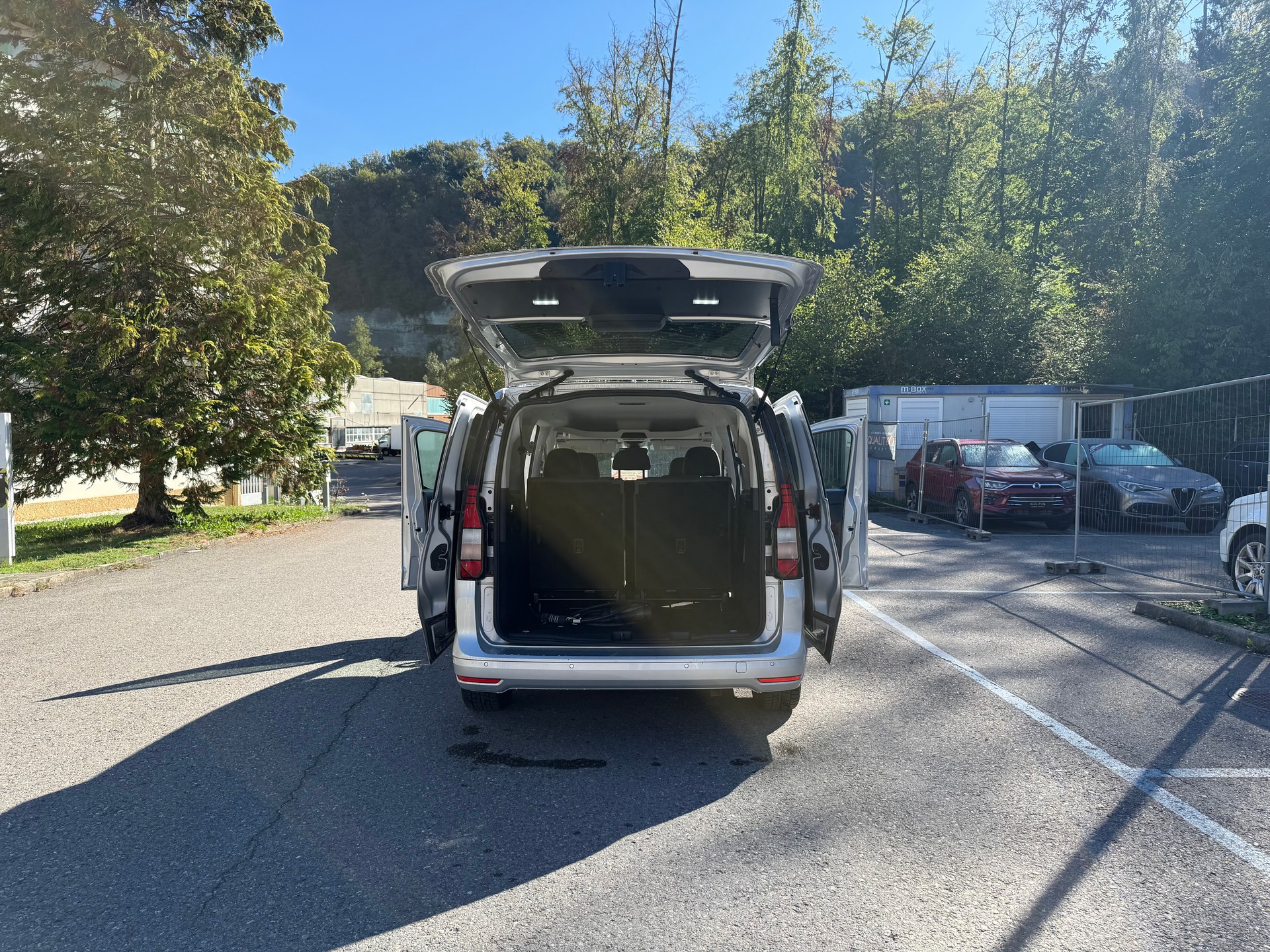 VW VW CADDY-image-17