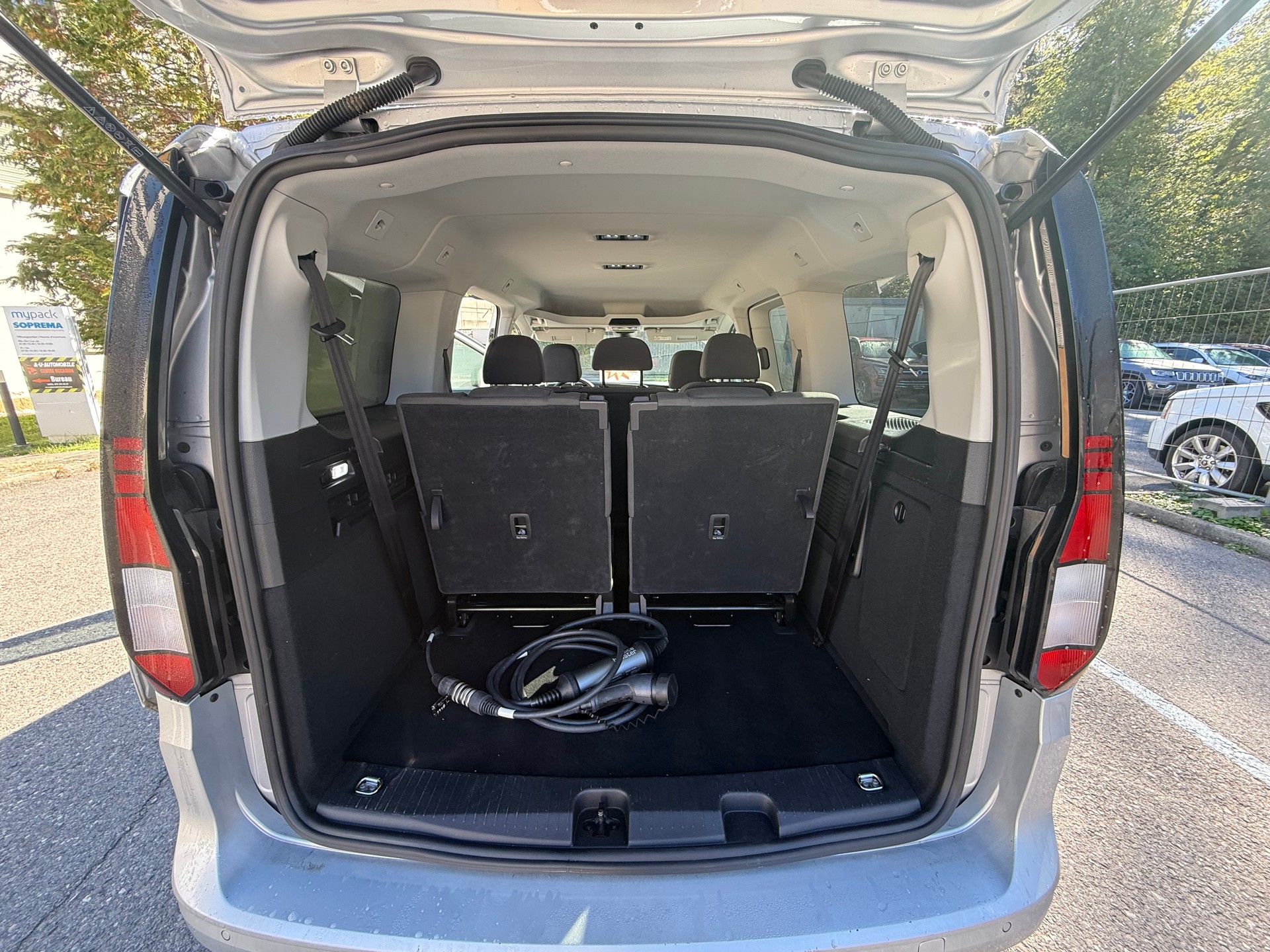 VW VW CADDY-image-10