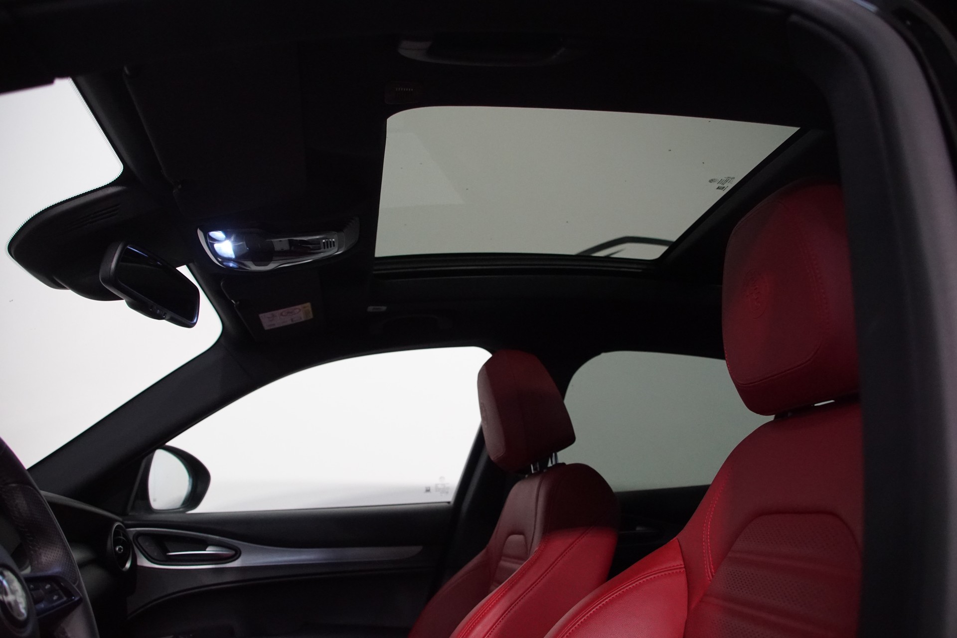 ALFA ROMEO Stelvio 2.0 Veloce Q4 AT8 +SKY swiss-image-17