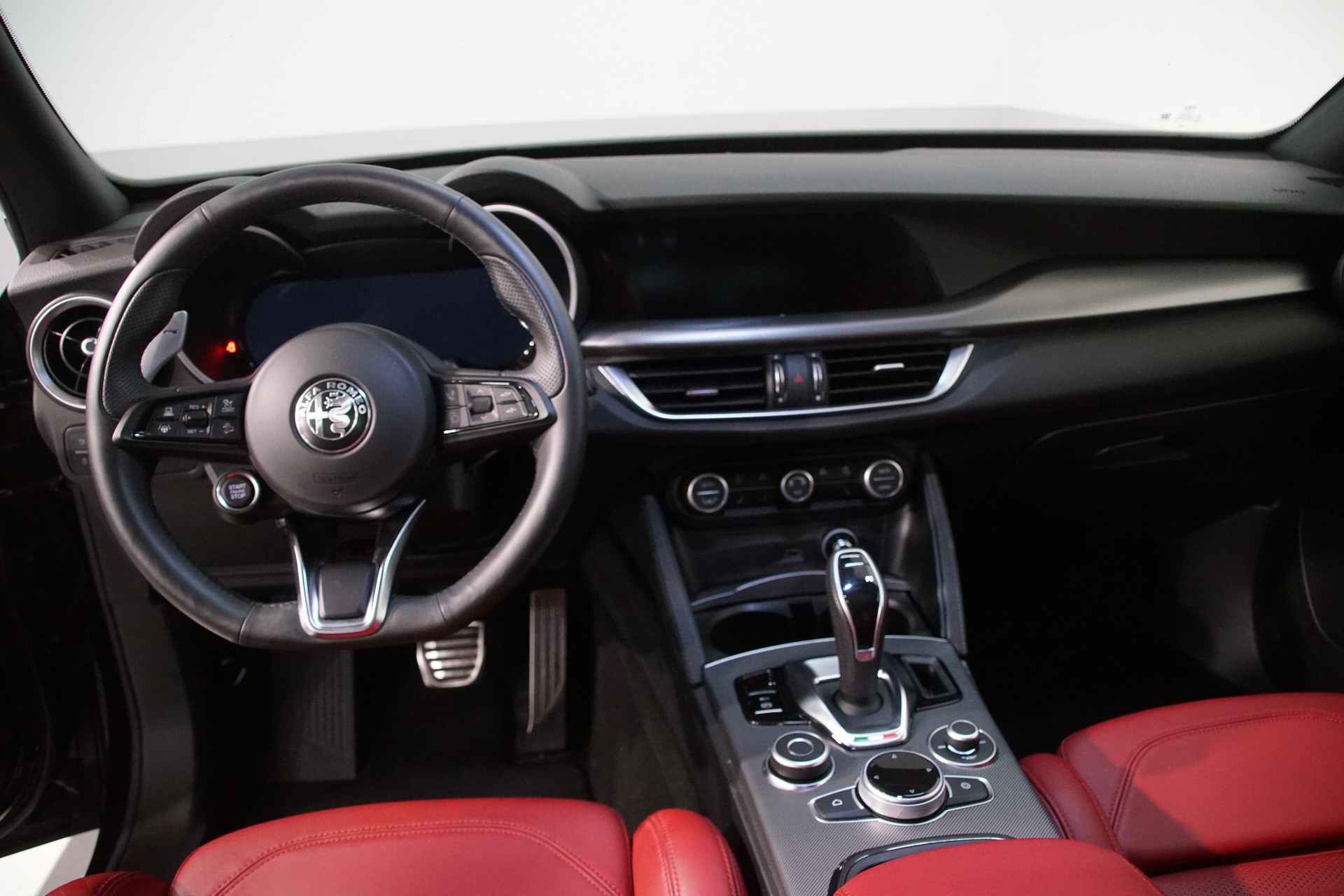 ALFA ROMEO Stelvio 2.0 Veloce Q4 AT8 +SKY swiss-image-14