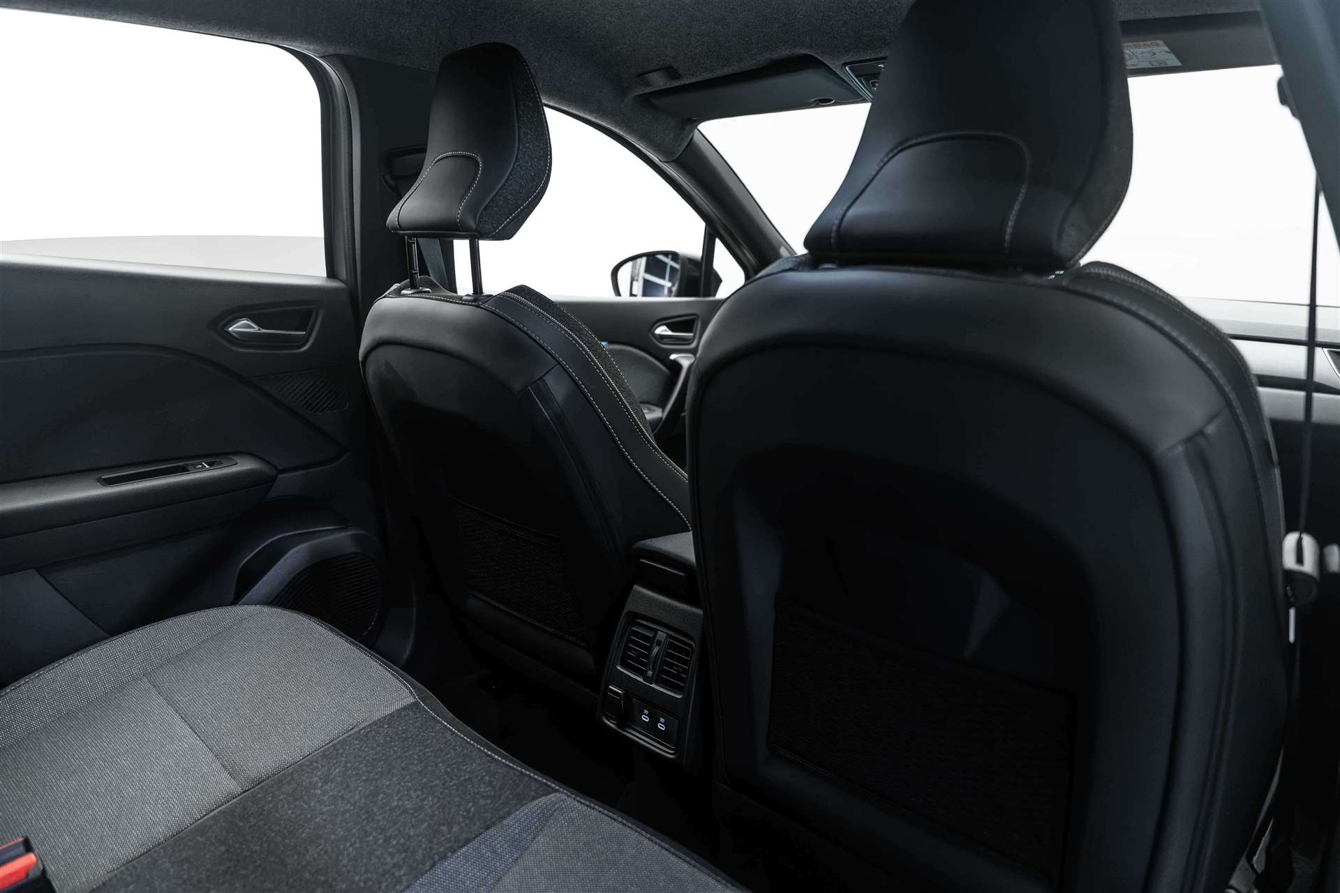 RENAULT Captur 1.8 E-Tech 160 Techno DHT-Automat-image-12