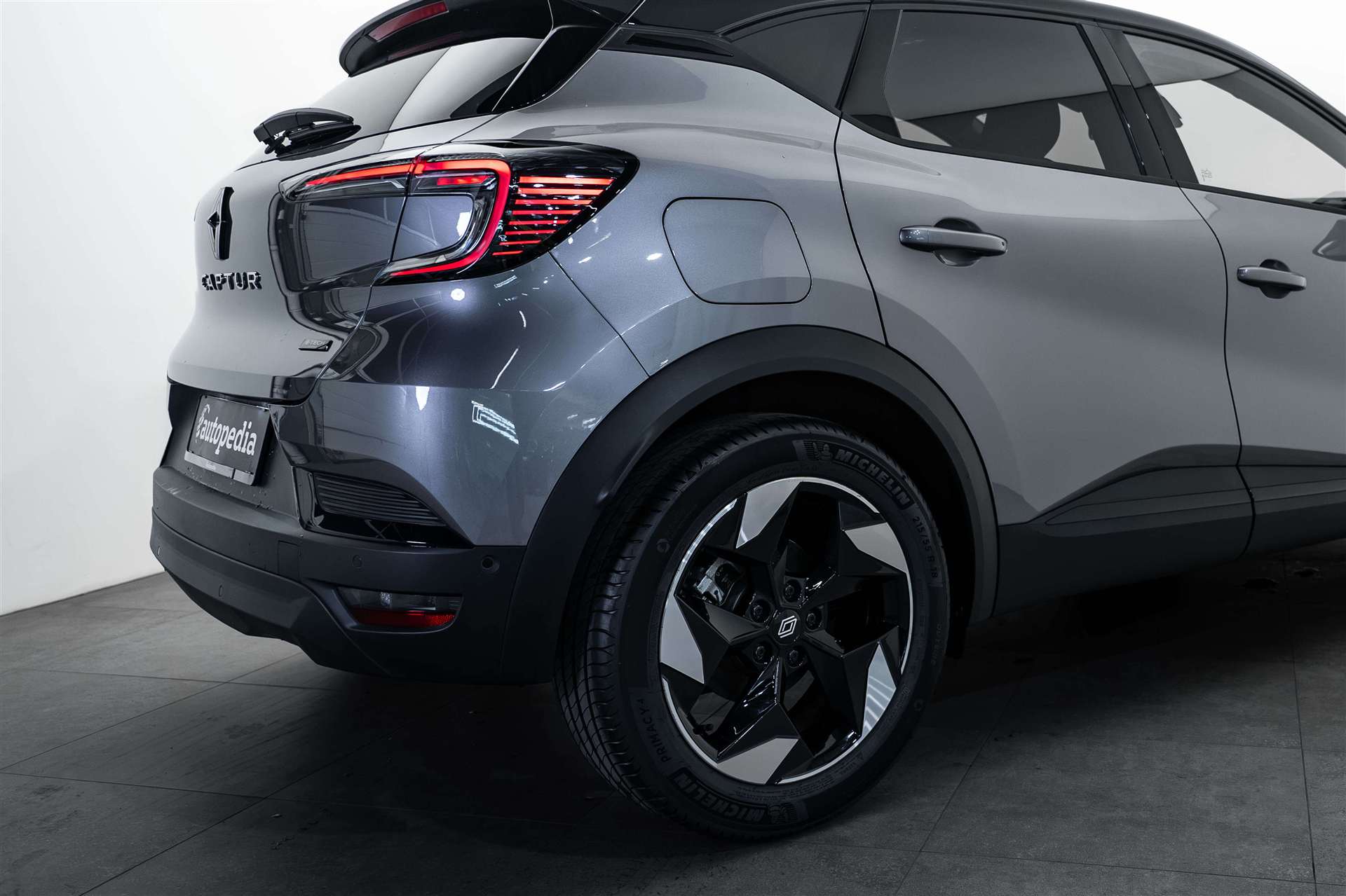 RENAULT Captur 1.8 E-Tech 160 Techno DHT-Automat-image-3