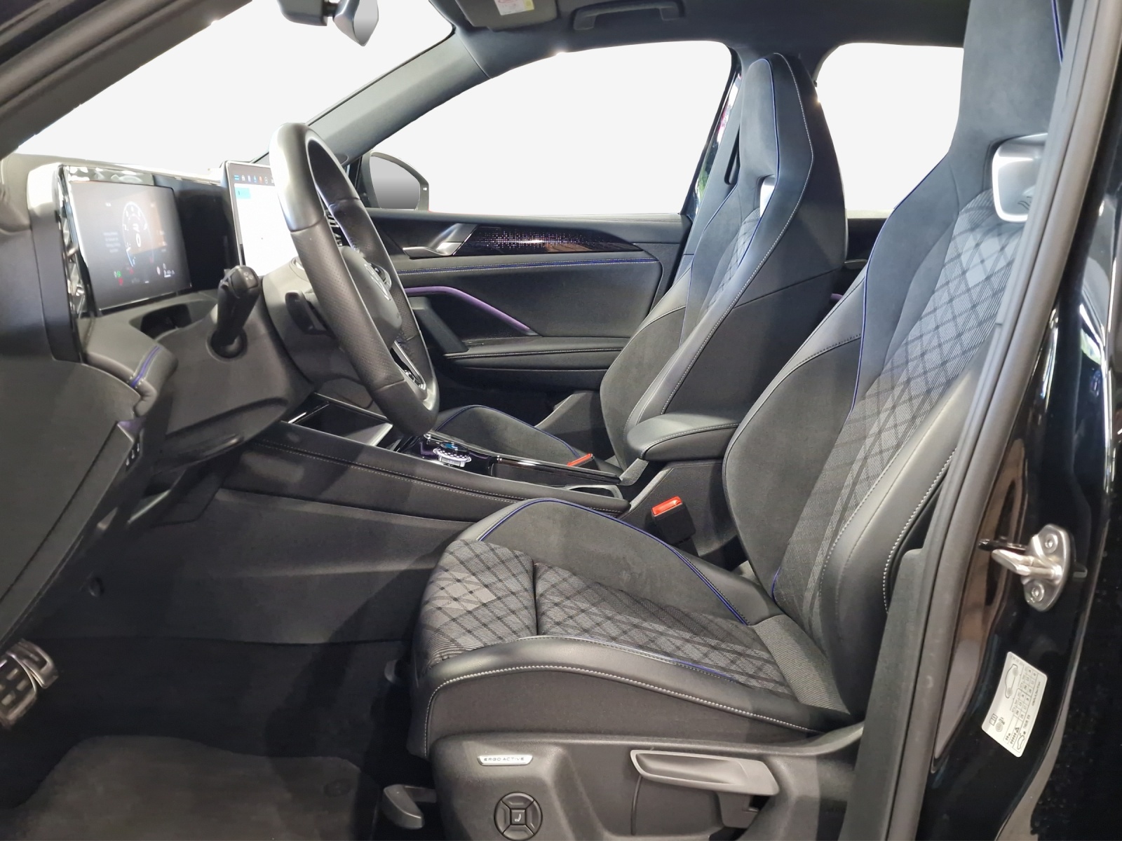 VW Tiguan 2.0 TSI DSG R-Line 4Motion-image-20