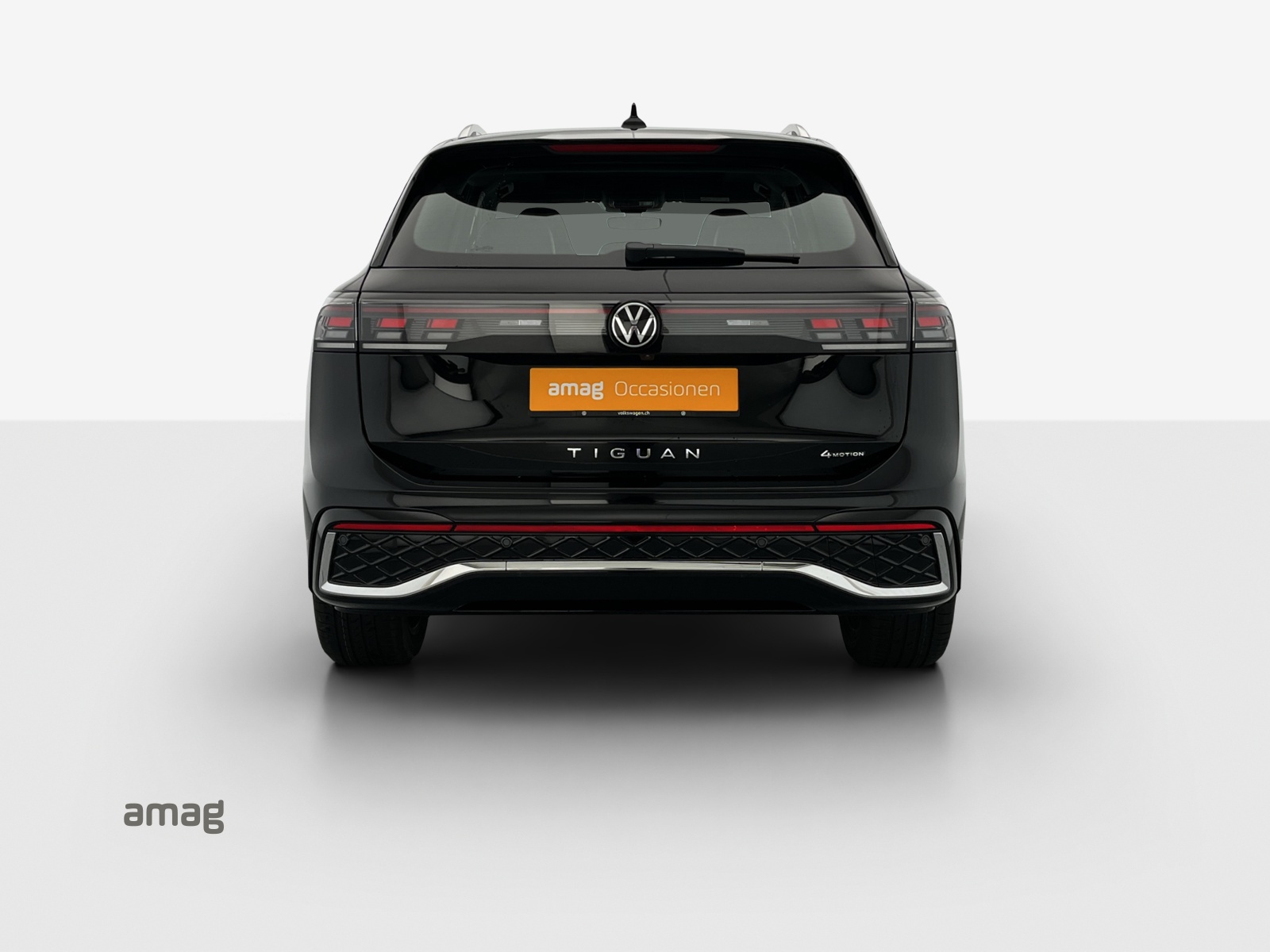 VW Tiguan 2.0 TSI DSG R-Line 4Motion-image-3