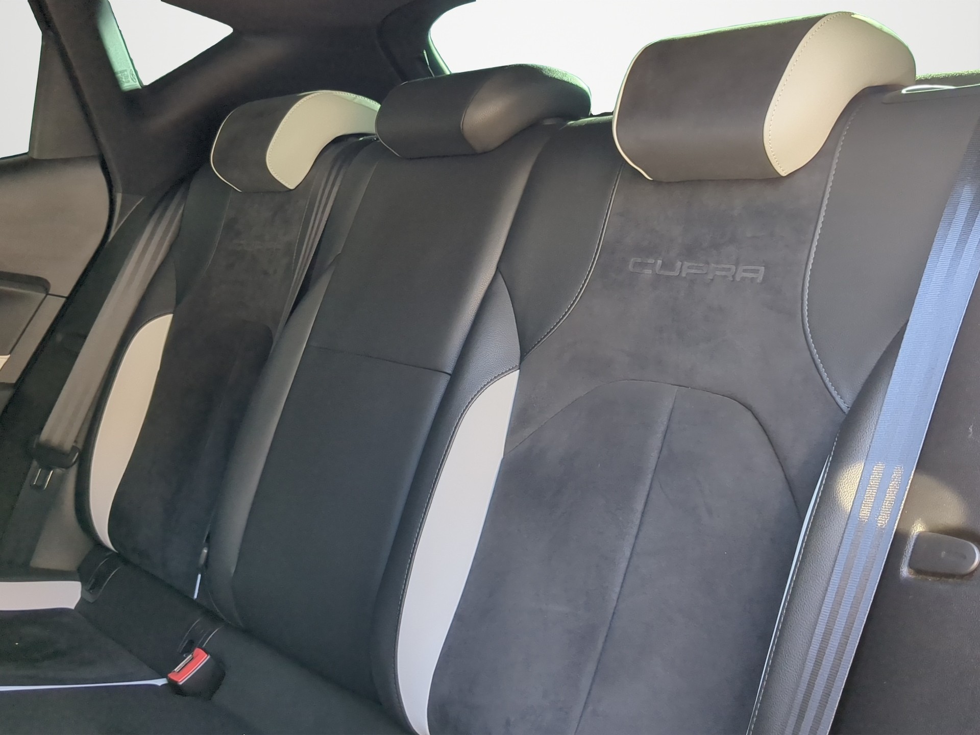 SEAT Leon 2.0 TSI Cupra 280 DSG-image-9