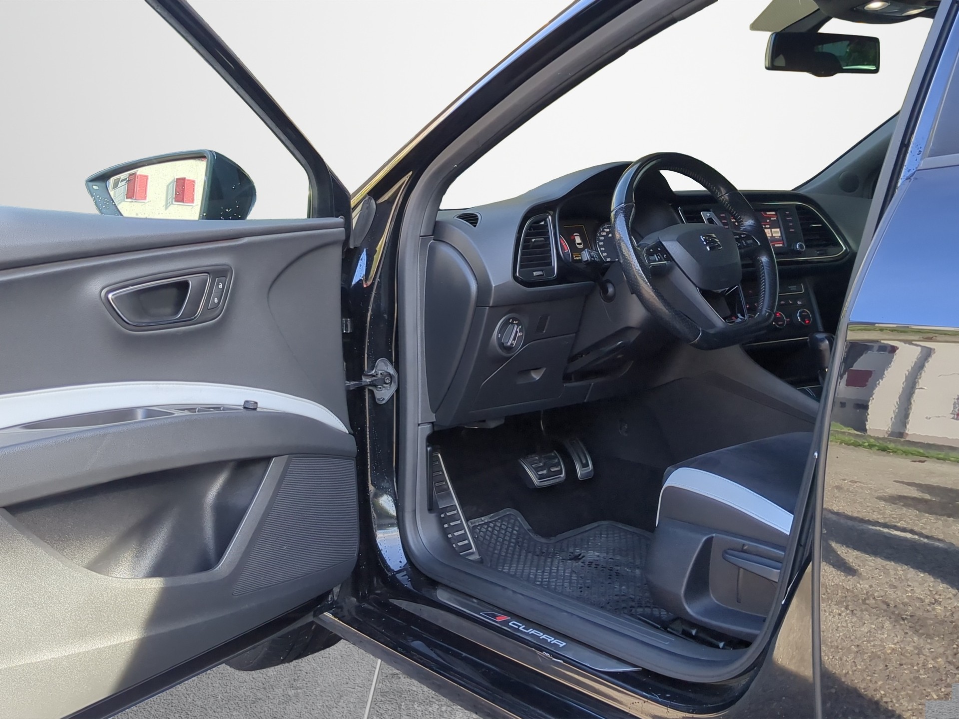 SEAT Leon 2.0 TSI Cupra 280 DSG-image-3