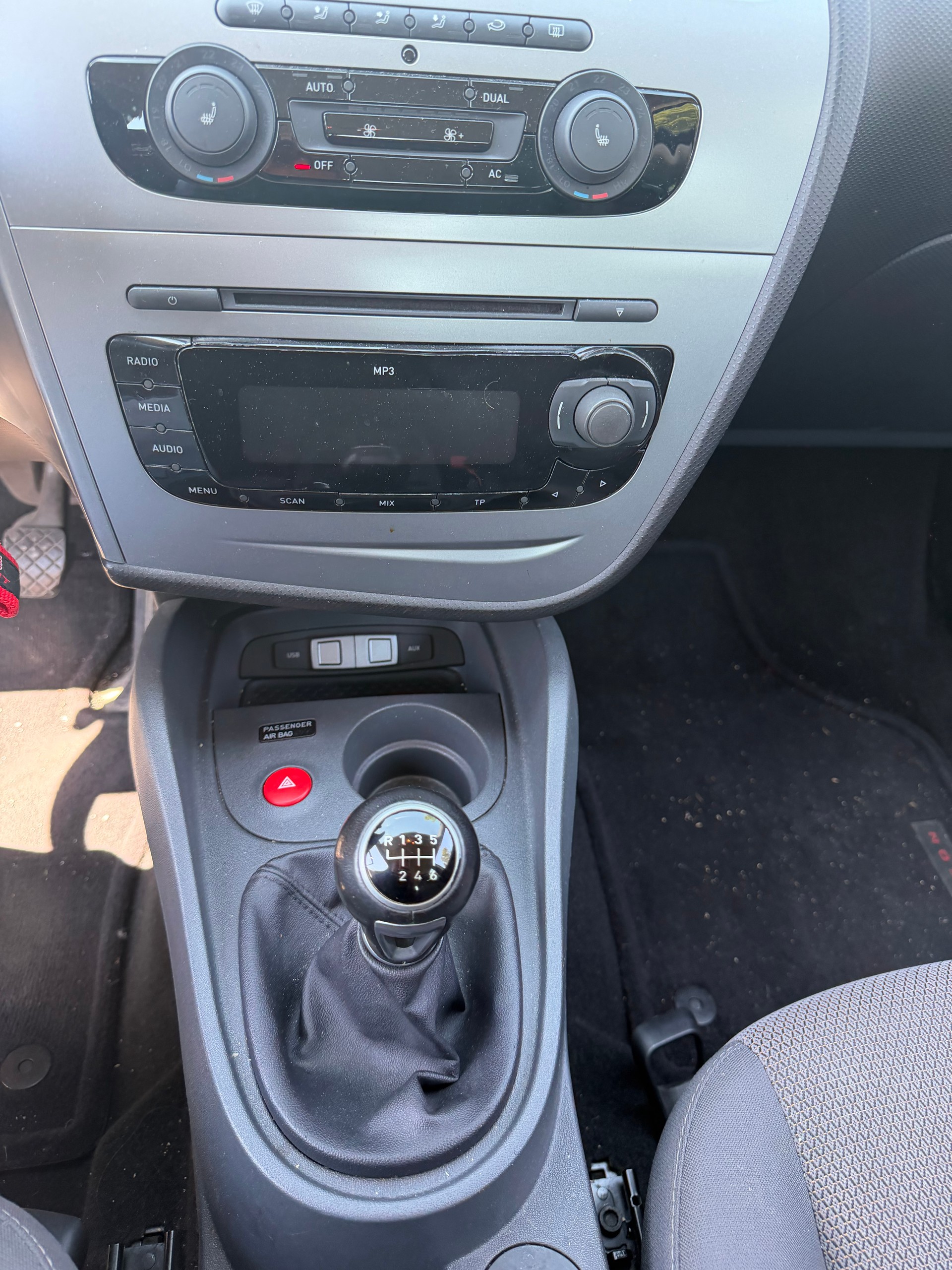 SEAT Leon 1.8 TSI Style-image-6