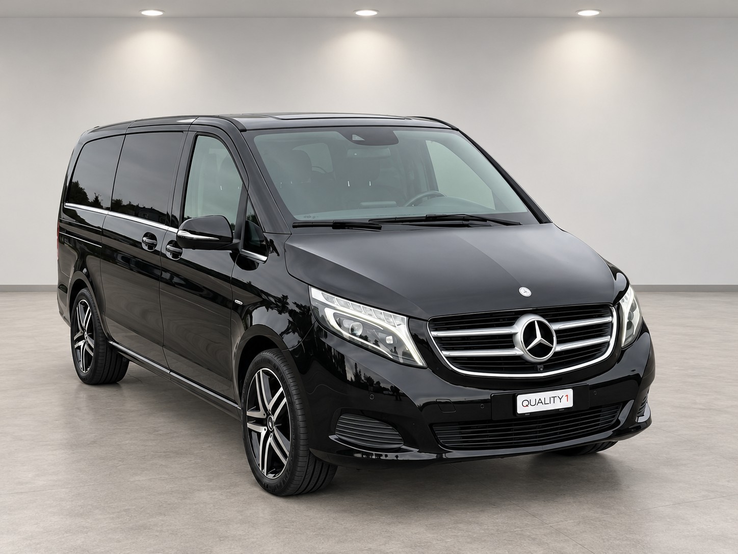MERCEDES-BENZ V 250 d Avantgarde lang 4Matic 7G-Tronic 7 Sitzplätze-image-0