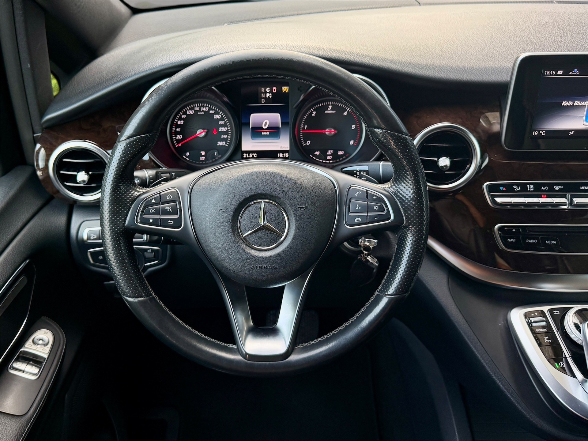 MERCEDES-BENZ V 250 d Avantgarde lang 4Matic 7G-Tronic 7 Sitzplätze-image-10