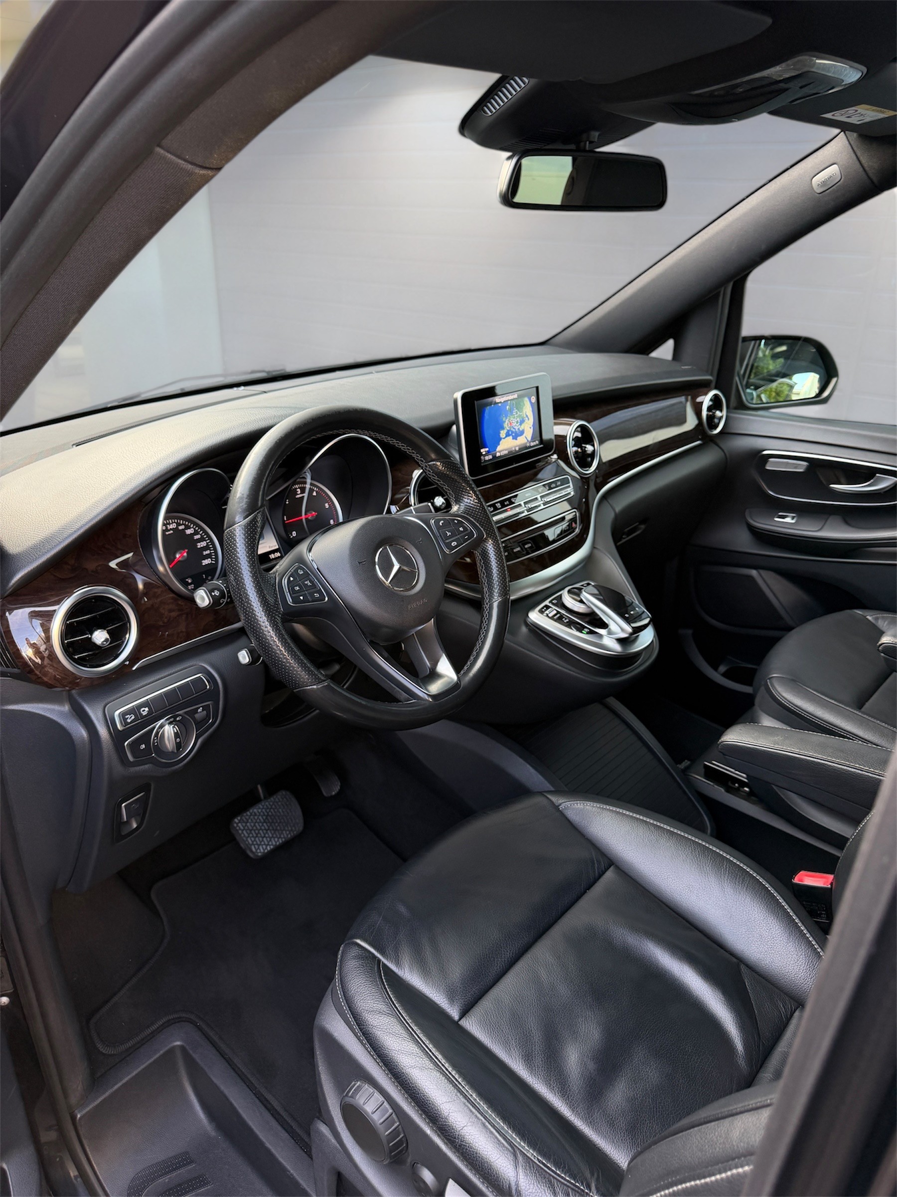 MERCEDES-BENZ V 250 d Avantgarde lang 4Matic 7G-Tronic 7 Sitzplätze-image-9