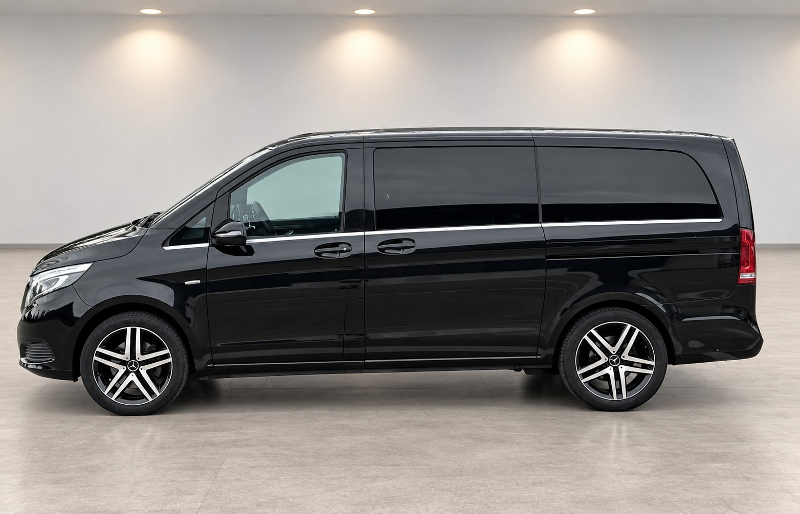 MERCEDES-BENZ V 250 d Avantgarde lang 4Matic 7G-Tronic 7 Sitzplätze-image-3