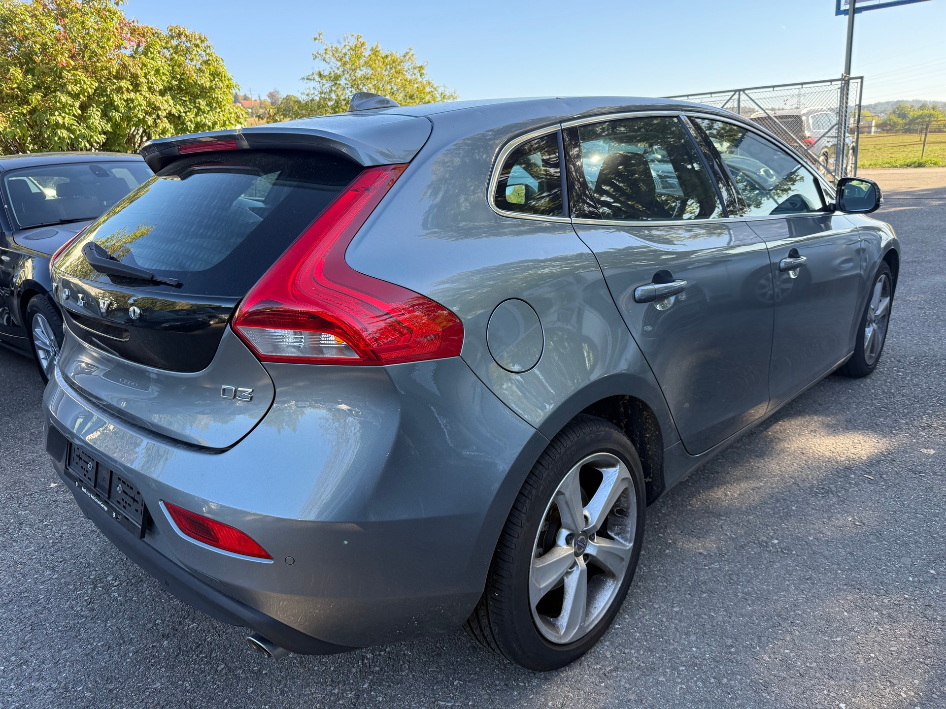 VOLVO V40 D3 Momentum Geartronic-image-6