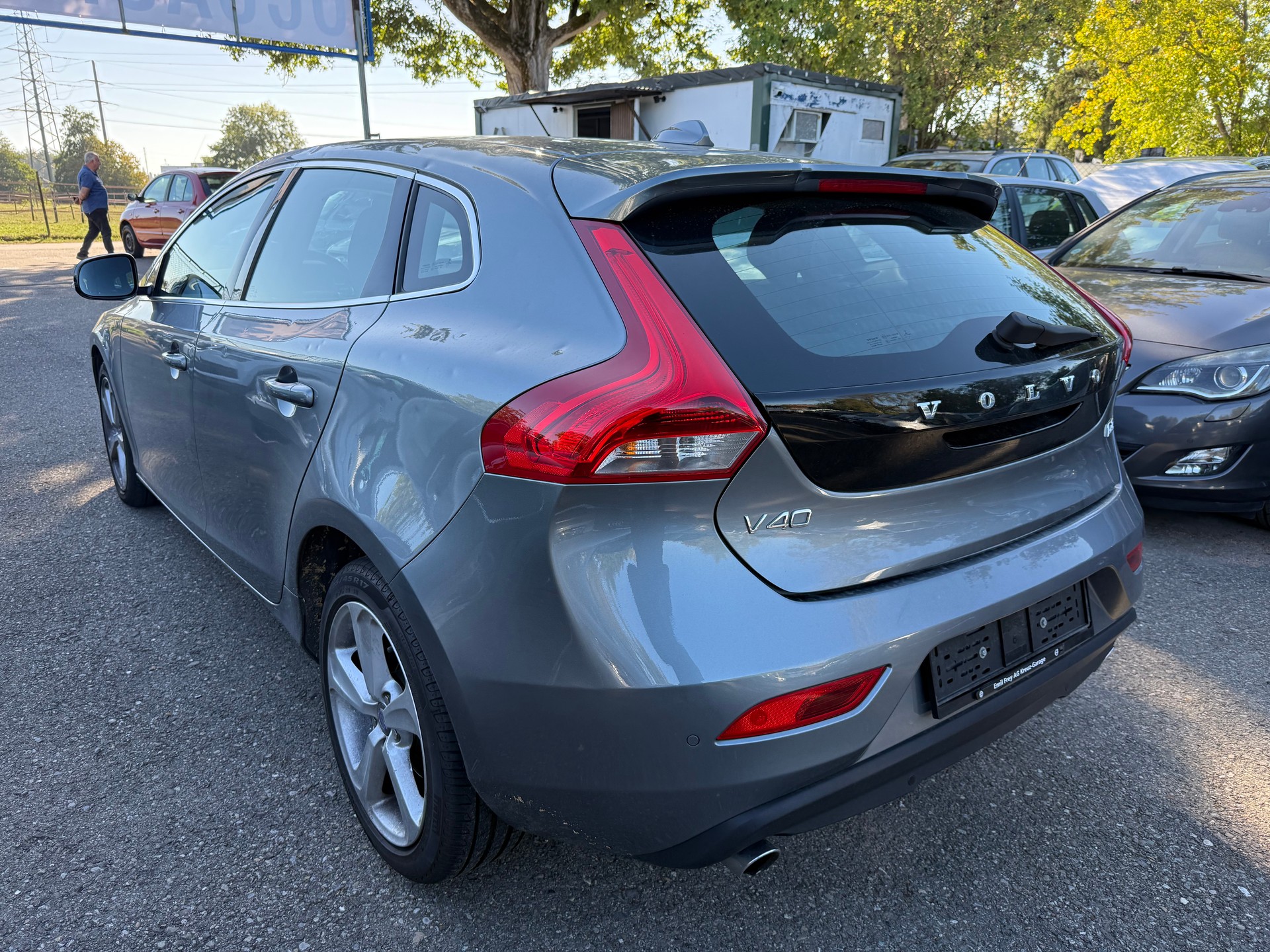 VOLVO V40 D3 Momentum Geartronic-image-4