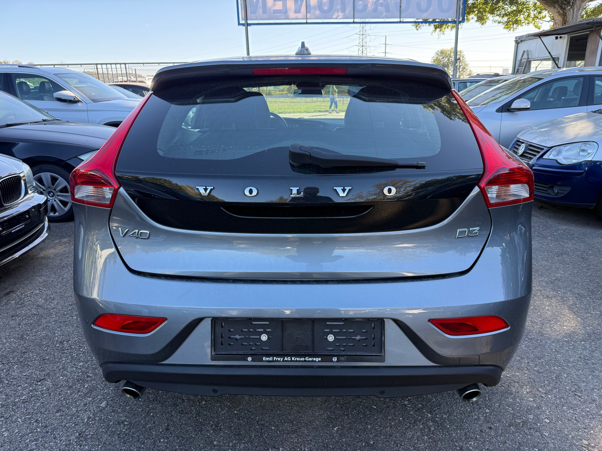 VOLVO V40 D3 Momentum Geartronic-image-5