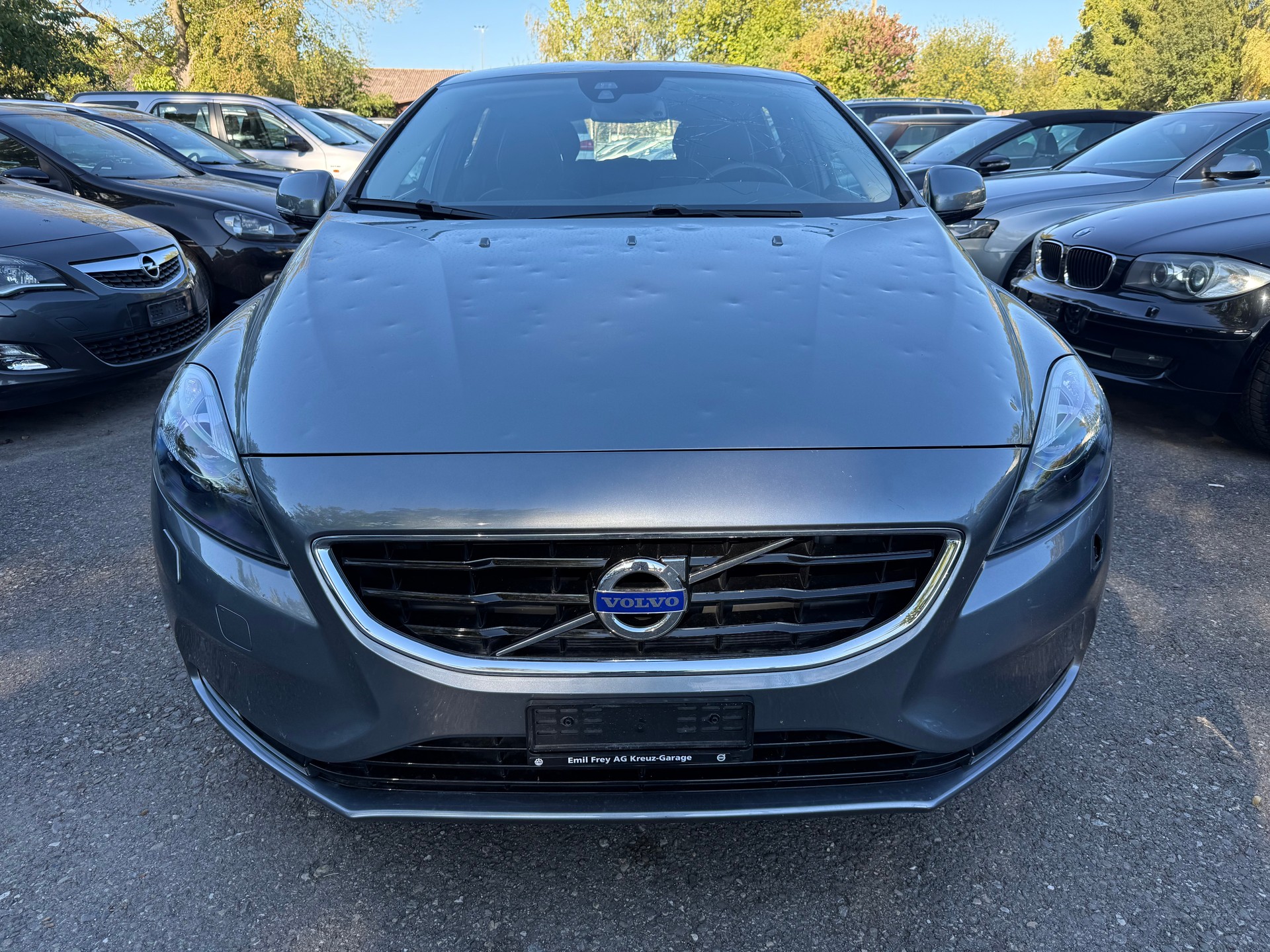 VOLVO V40 D3 Momentum Geartronic-image-1