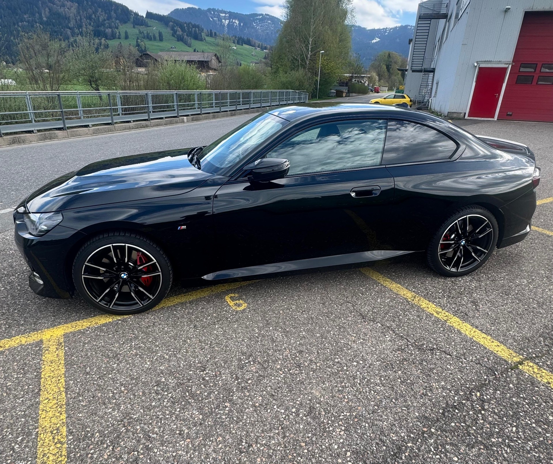 BMW M240i xDrive-image-1