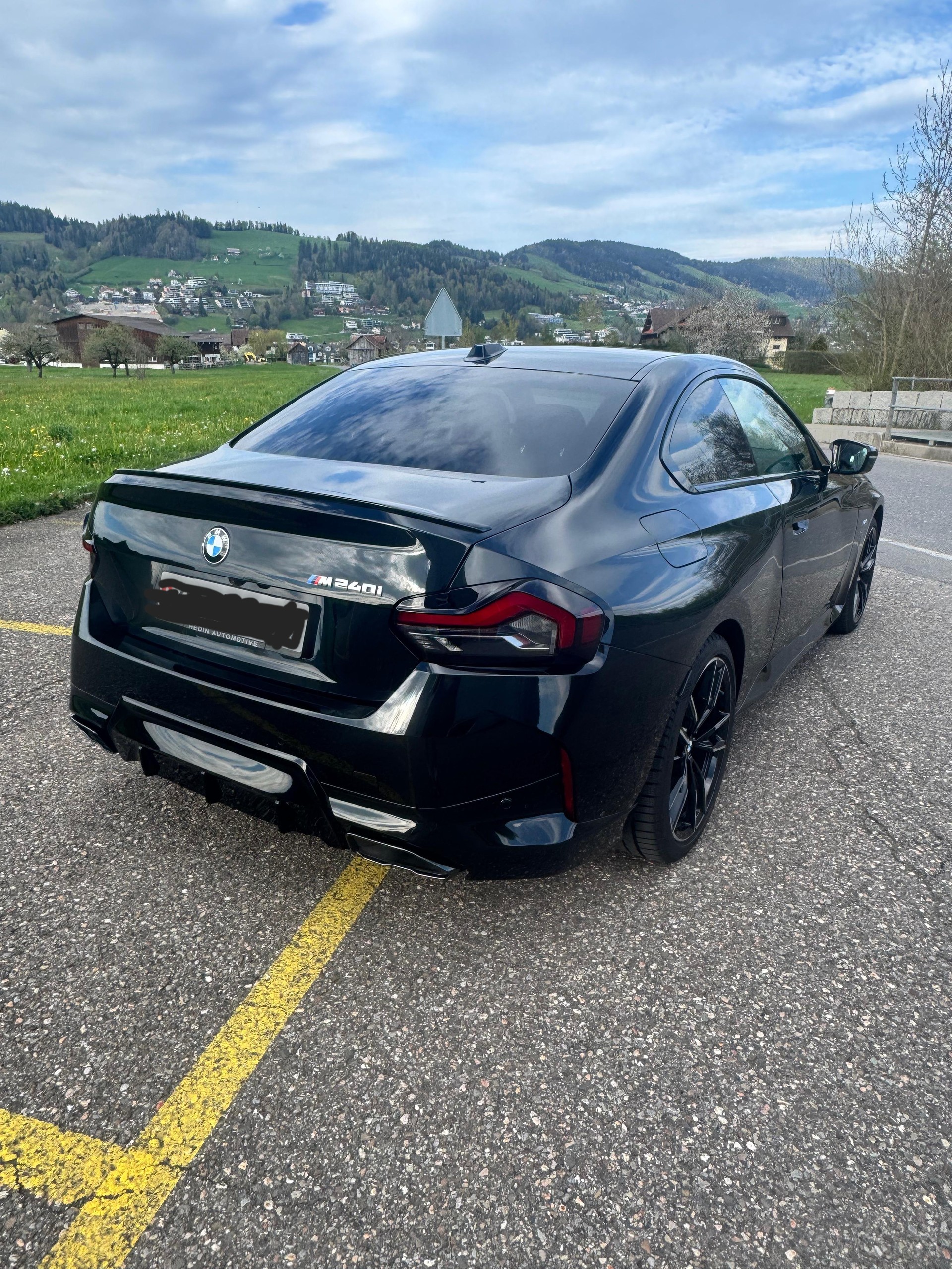 BMW M240i xDrive-image-2