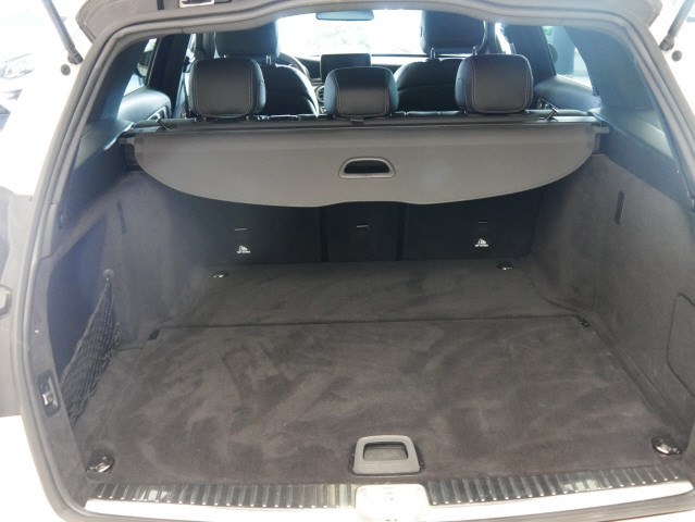 MERCEDES-BENZ C 200 Swiss Star AMG Line 4m-image-4