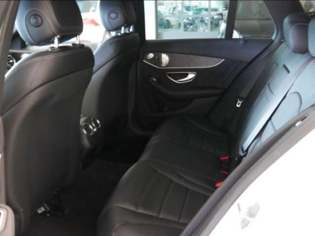 MERCEDES-BENZ C 200 Swiss Star AMG Line 4m-image-5