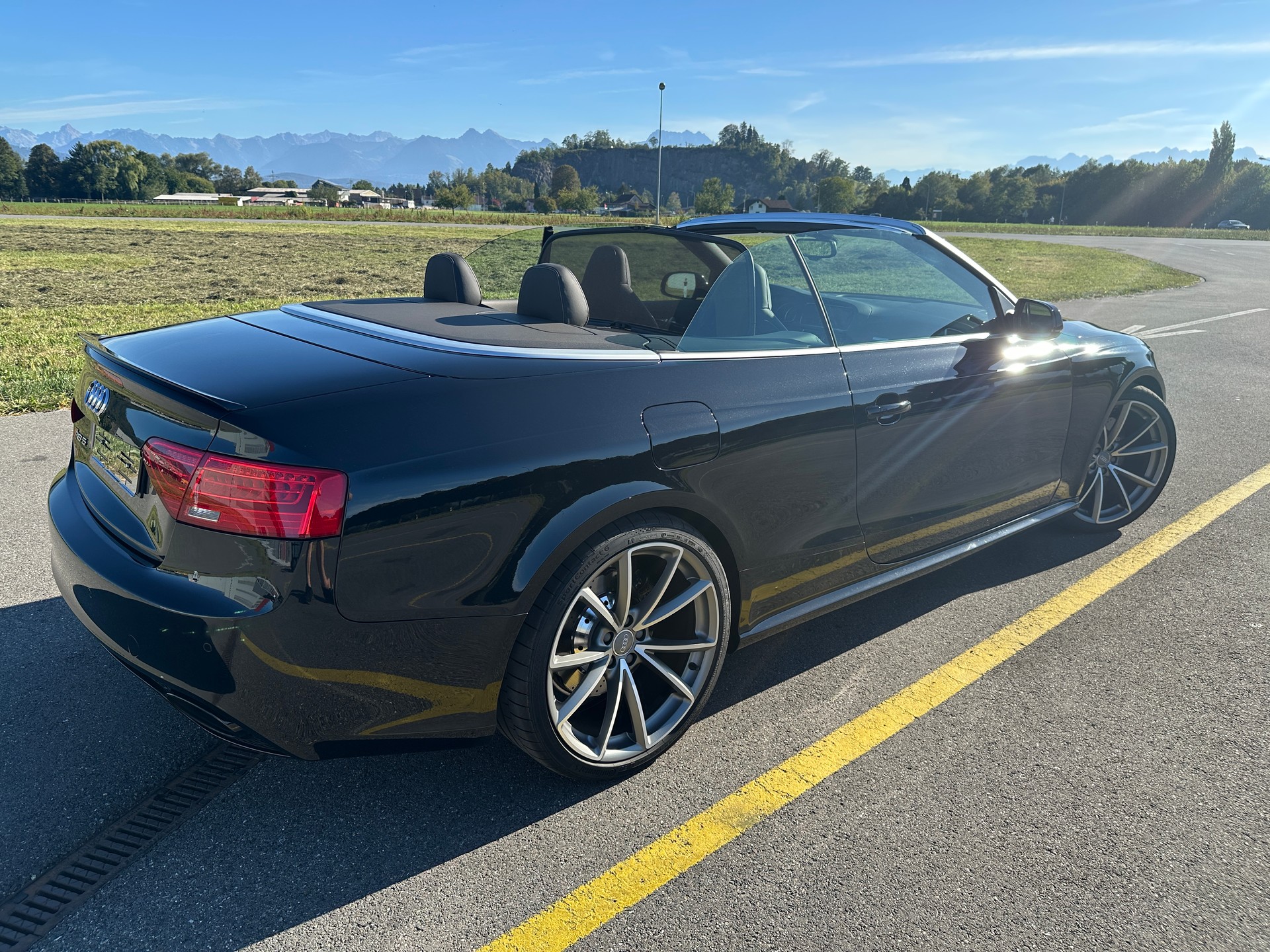 AUDI 4.2 V8 FSI quattro S-Tronic-image-1