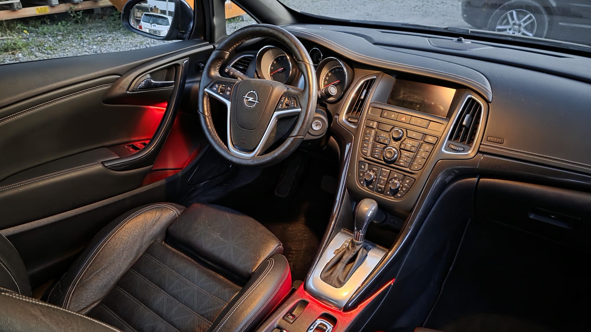 OPEL Cascada 1.6i 16V Cosmo Automat-image-9