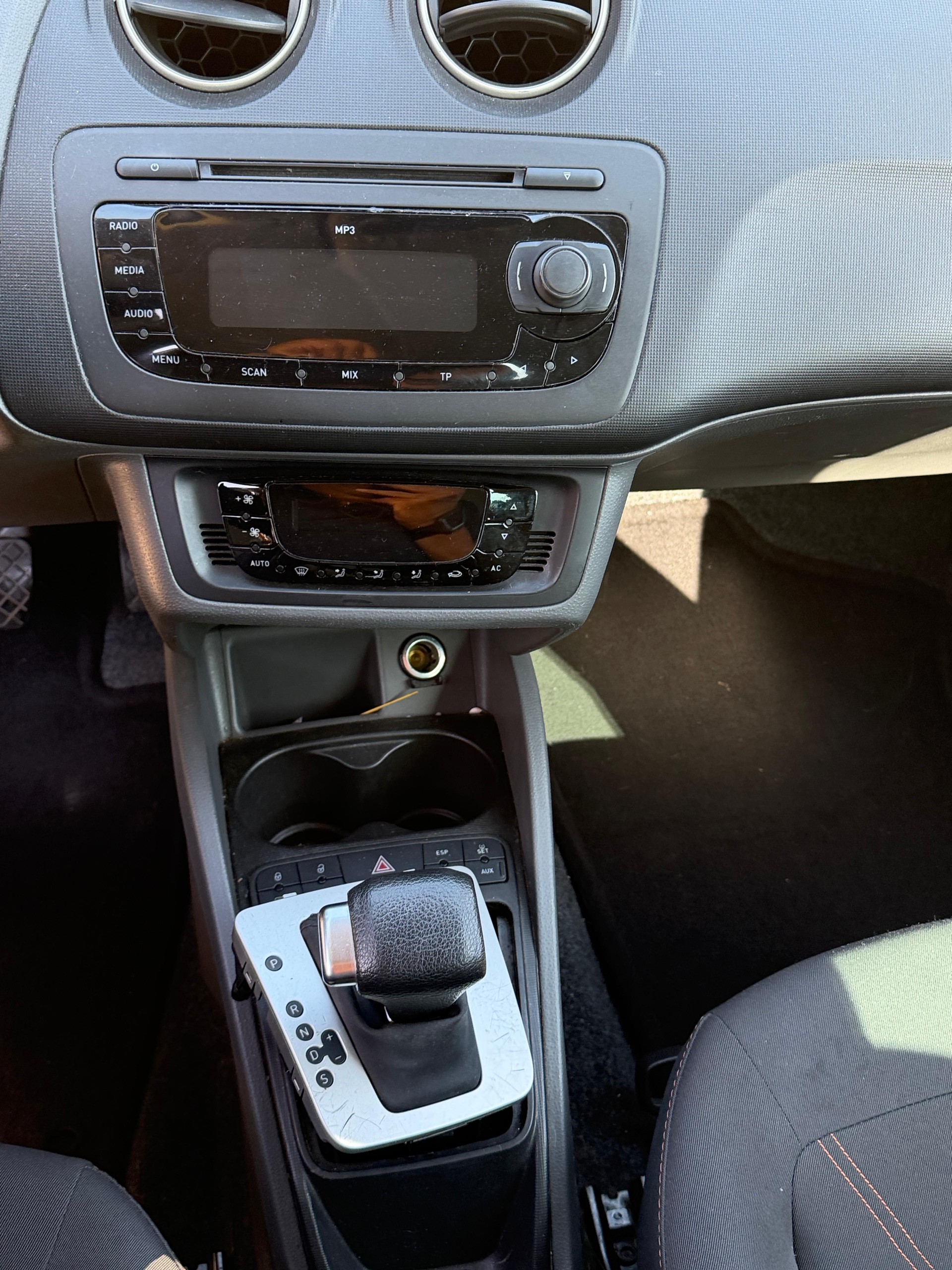 SEAT Ibiza 1.6 Style DSG-image-5