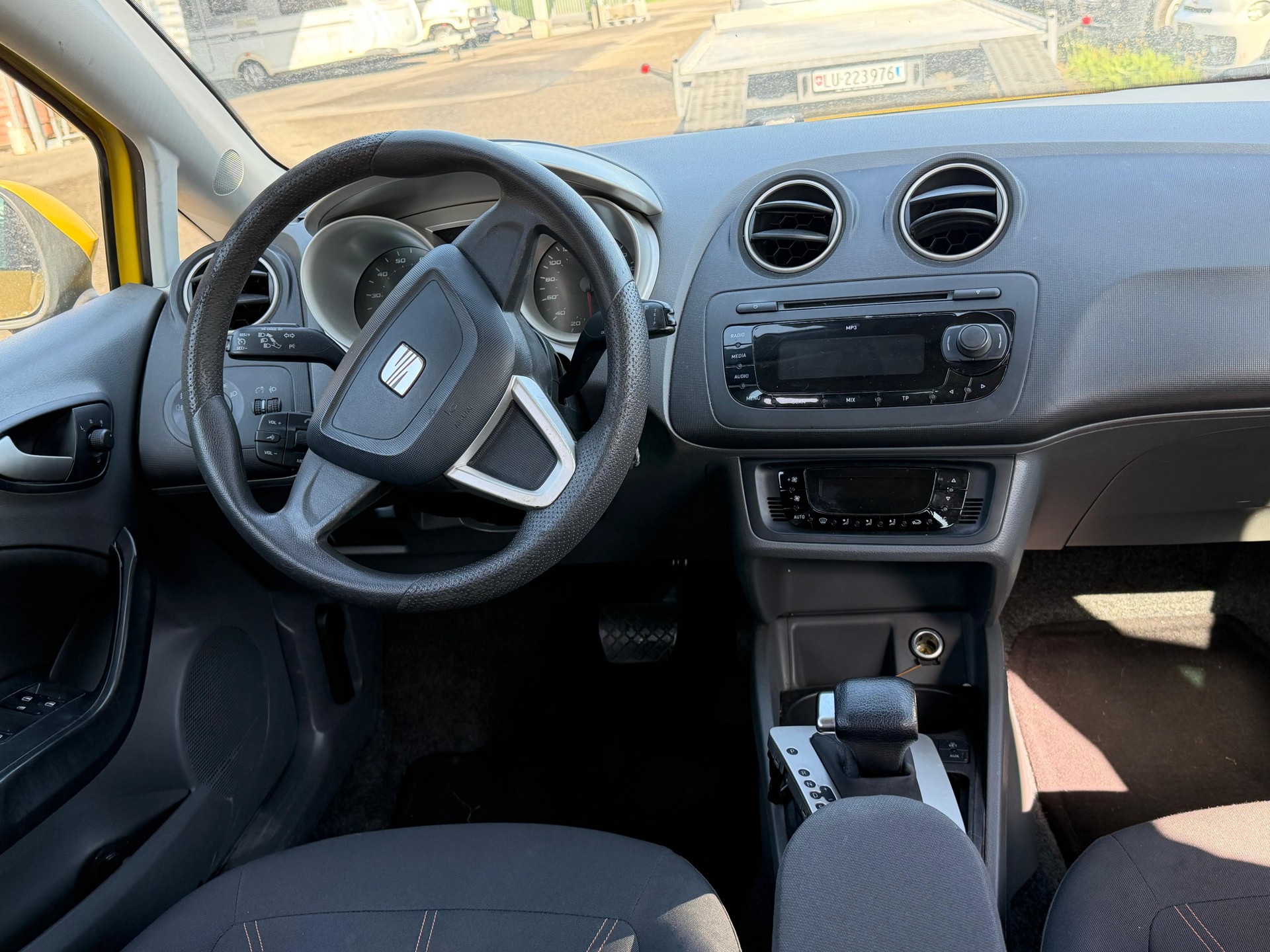 SEAT Ibiza 1.6 Style DSG-image-4