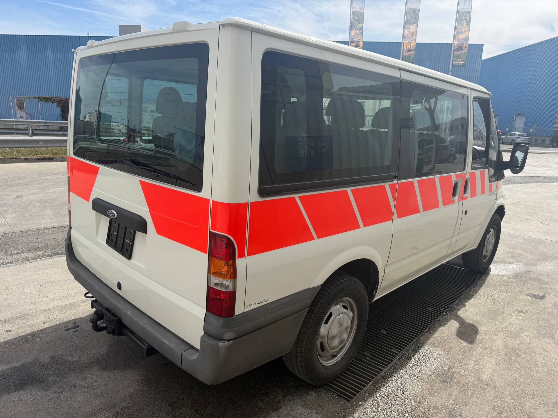 FORD Transit benzine 300 9 places-image-3