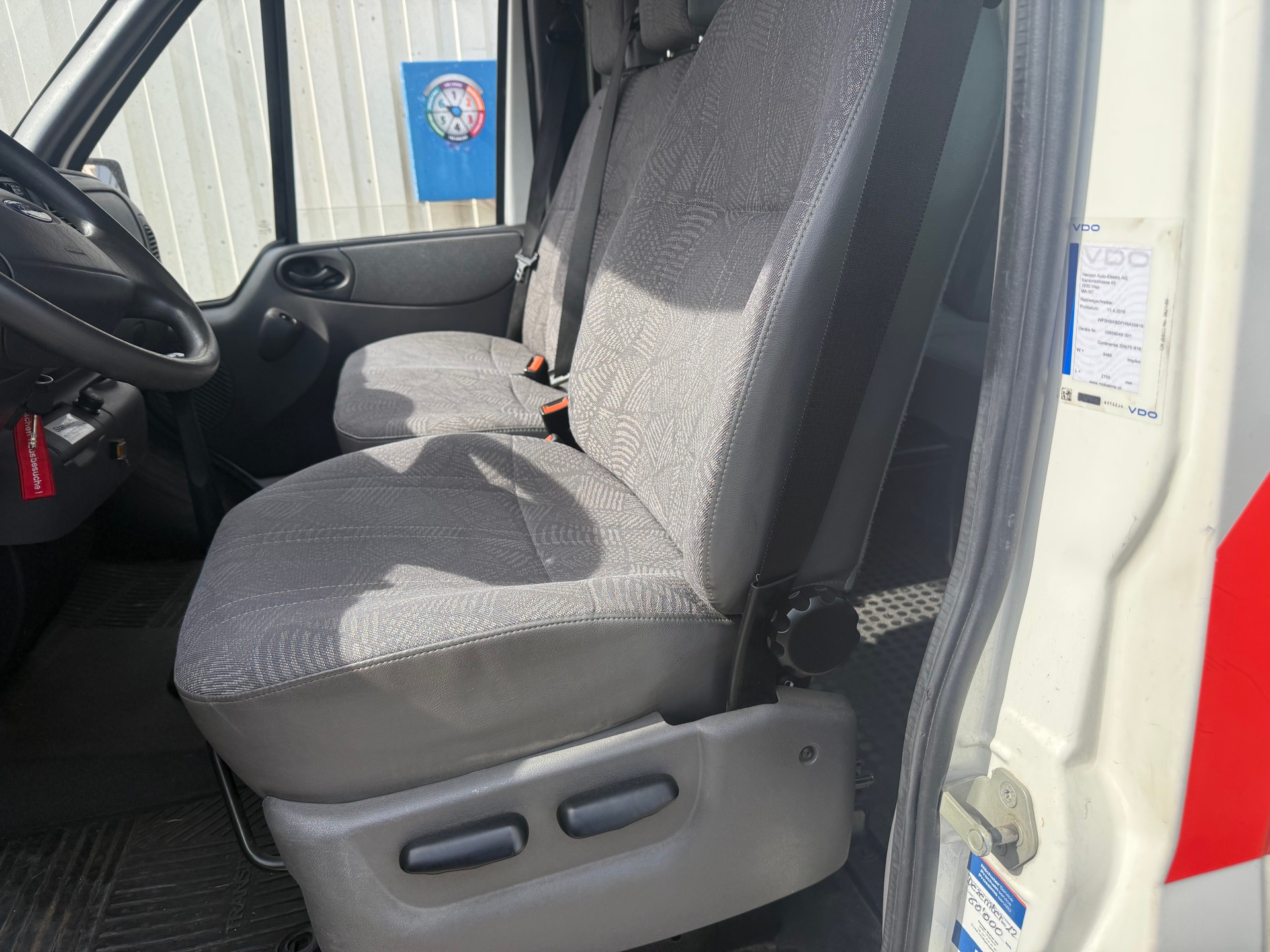 FORD Transit benzine 300 9 places-image-4
