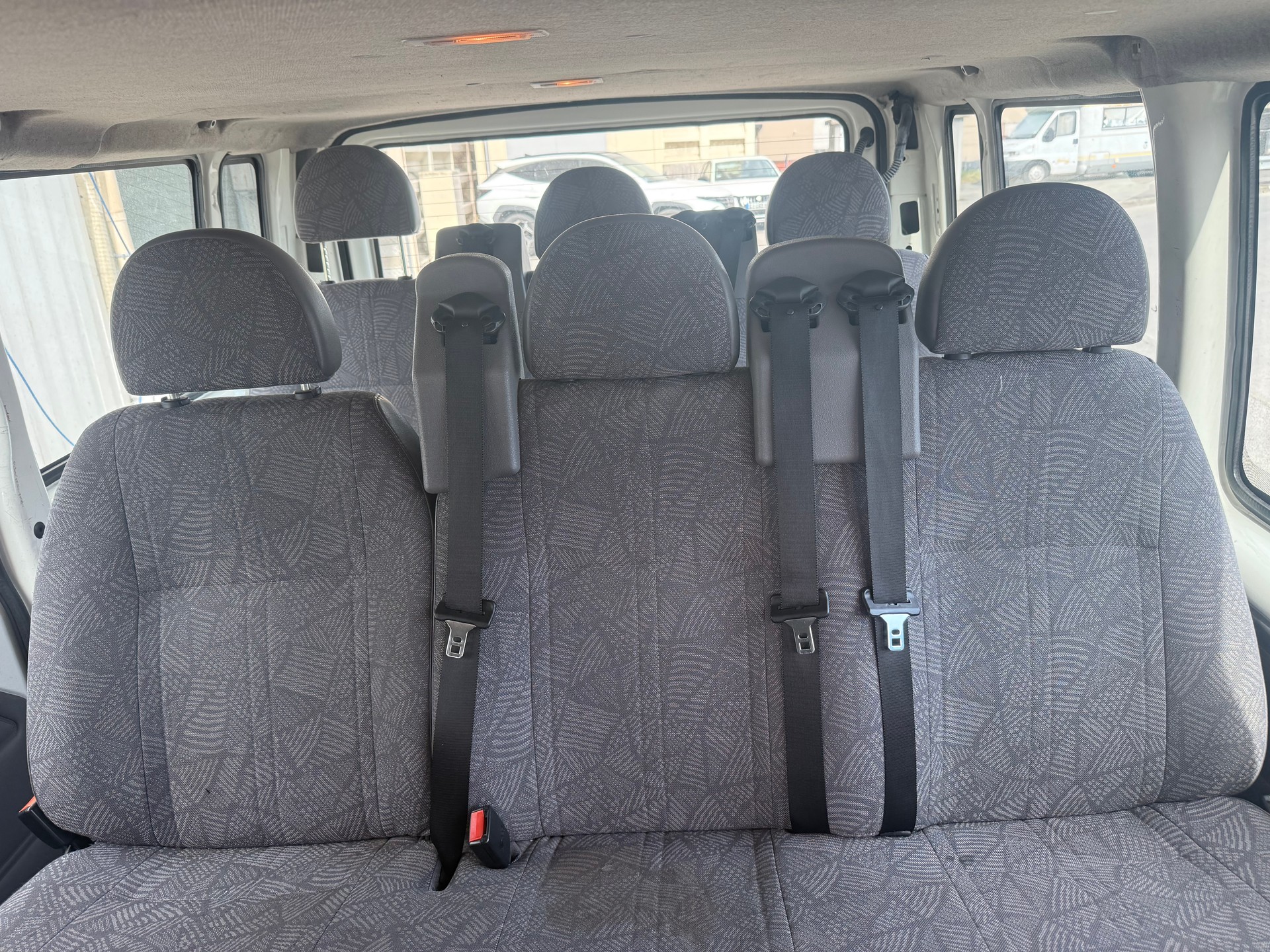 FORD Transit benzine 300 9 places-image-5