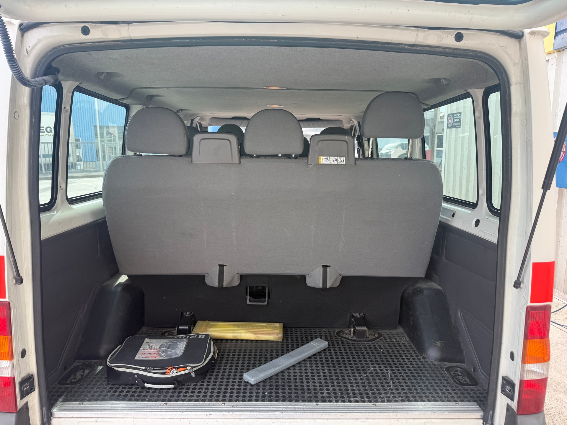 FORD Transit benzine 300 9 places-image-8