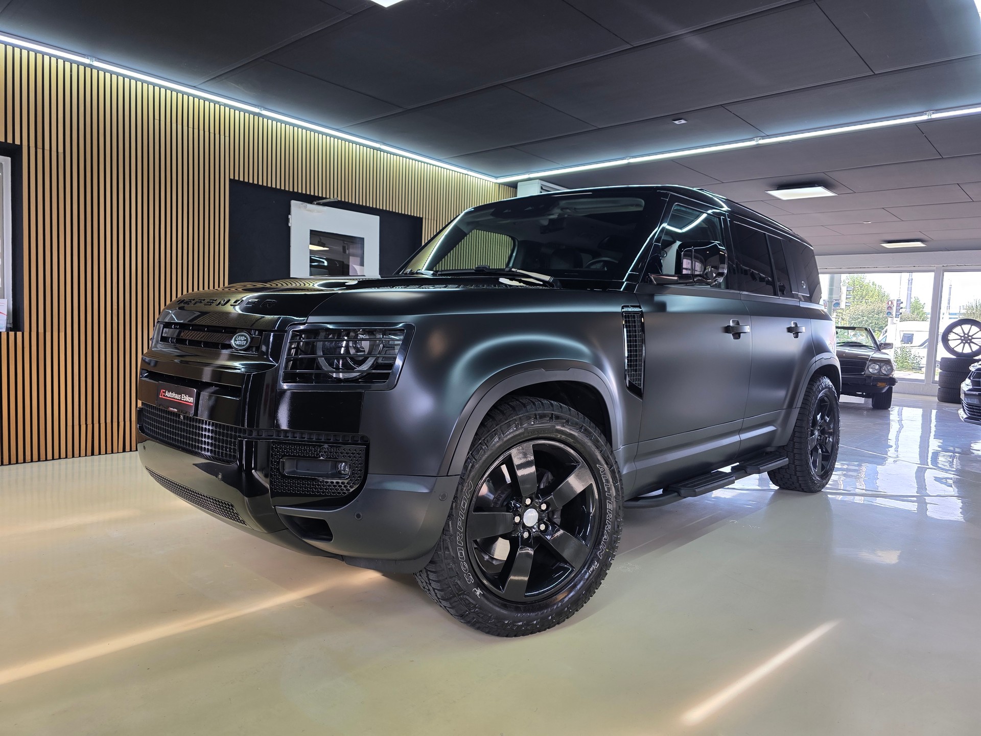 LAND ROVER Defender 110 D240 SD4 First Edition AT8 Black Beast-image-0