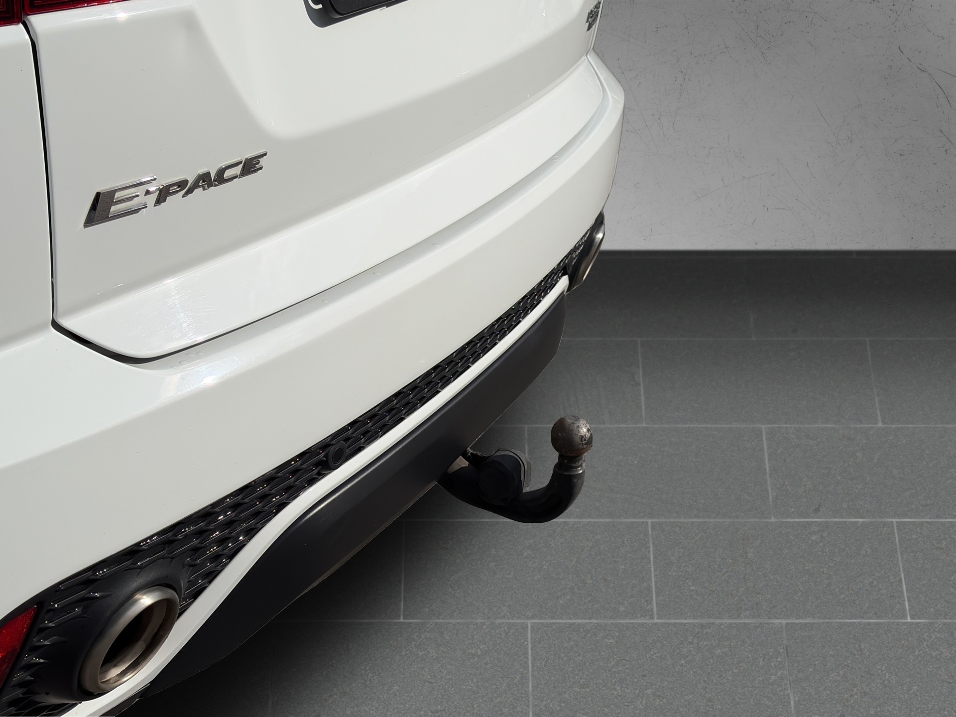 JAGUAR E-Pace 2.0 P250 HSE AWD Automatik-image-9