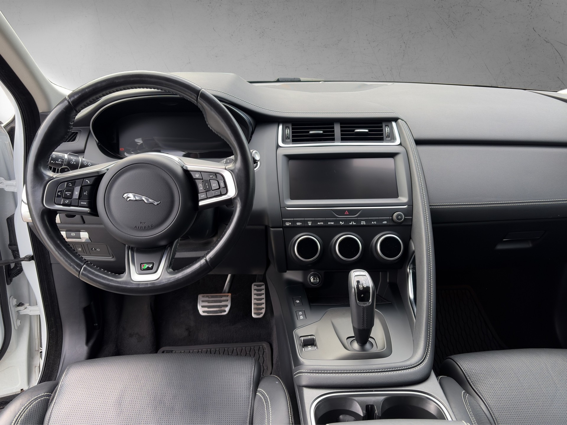 JAGUAR E-Pace 2.0 P250 HSE AWD Automatik-image-13
