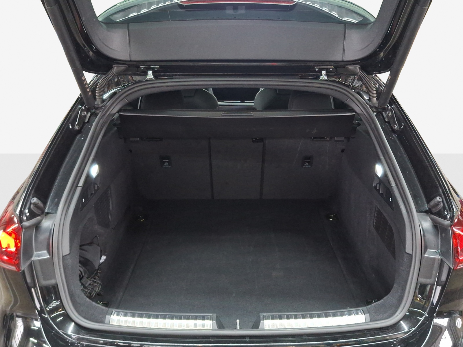 AUDI A5 Avant TDI quattro 150 kW S tronic-image-12
