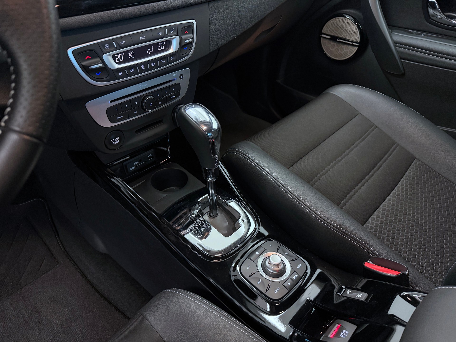 RENAULT Mégane 1.2 16V Turbo Bose EDC-image-28