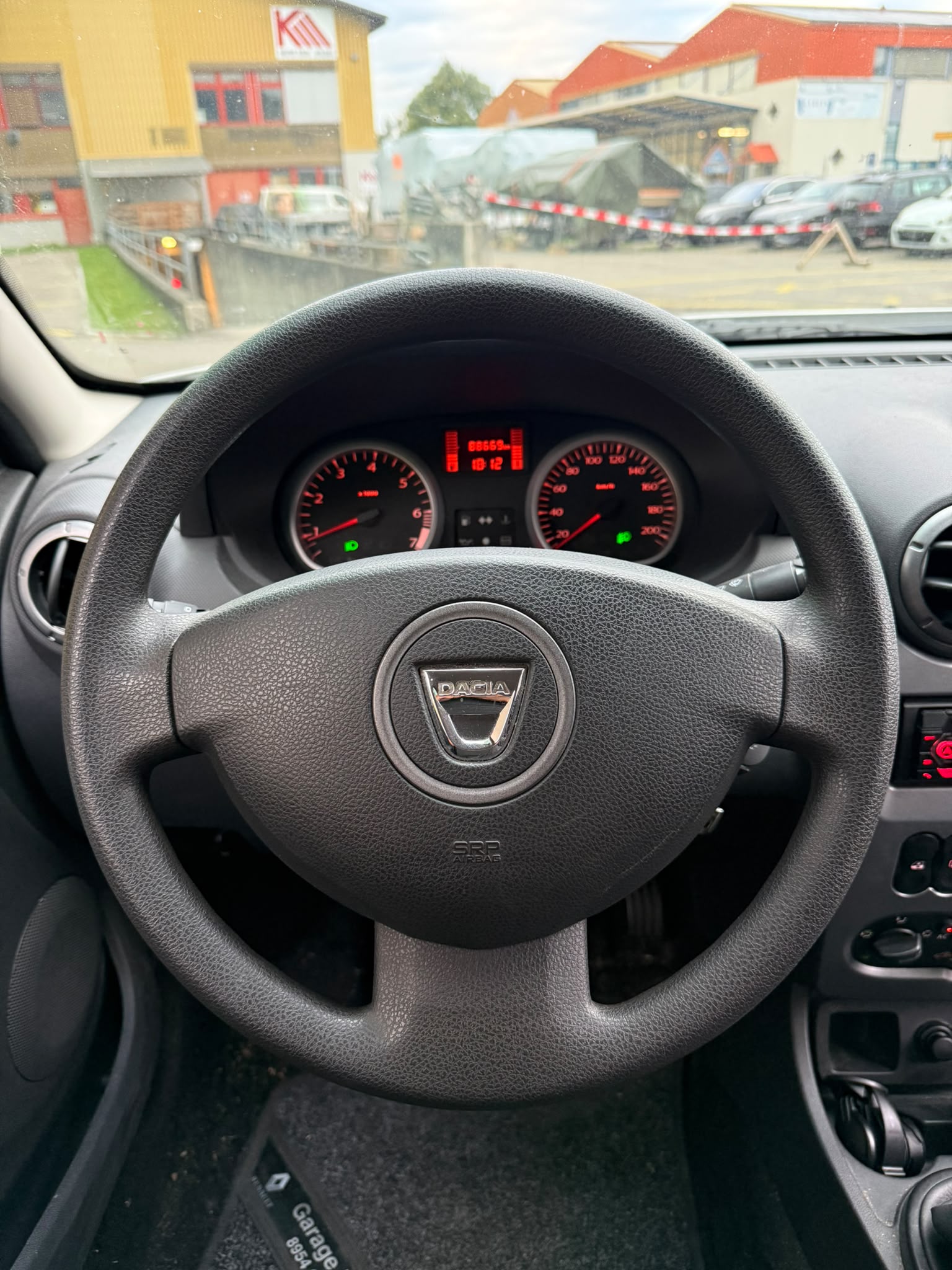 DACIA Duster 1.6 Ambiance 4x2-image-11