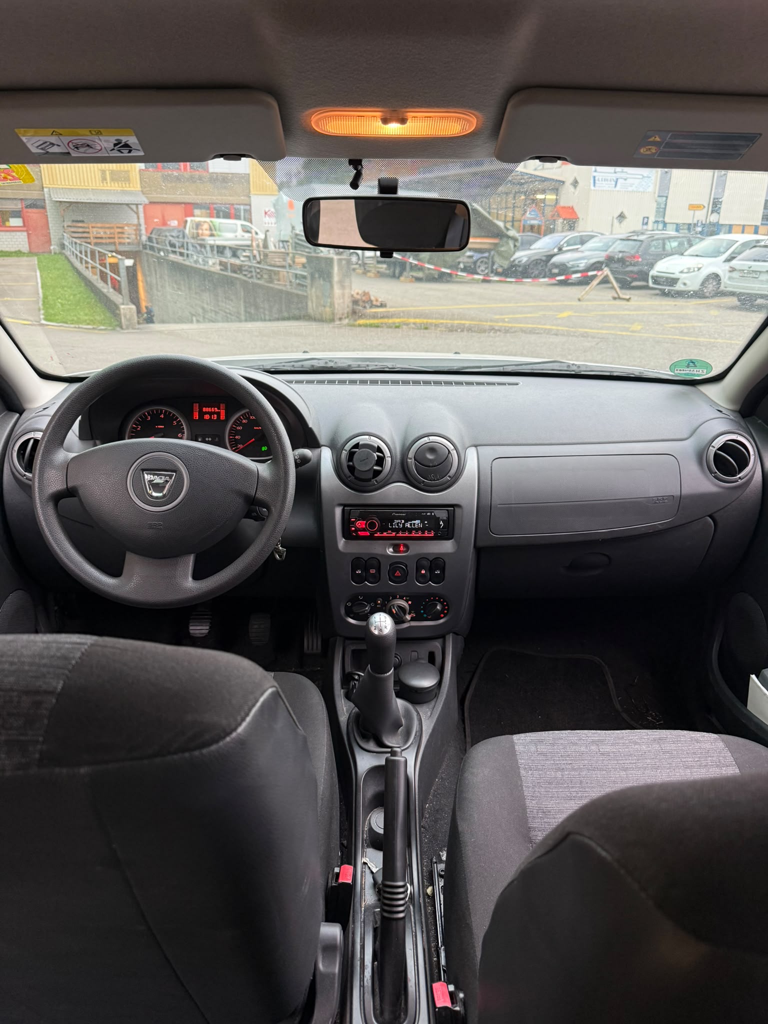 DACIA Duster 1.6 Ambiance 4x2-image-9