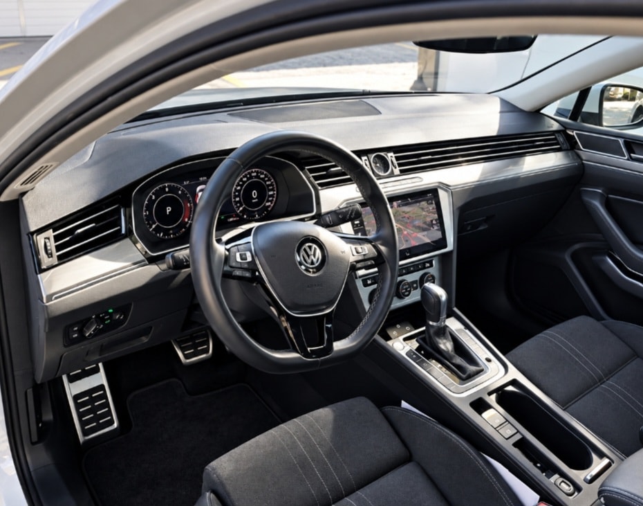 VW Passat Variant 2.0 TDI BMT Comfortline DSG 4Motion-image-2