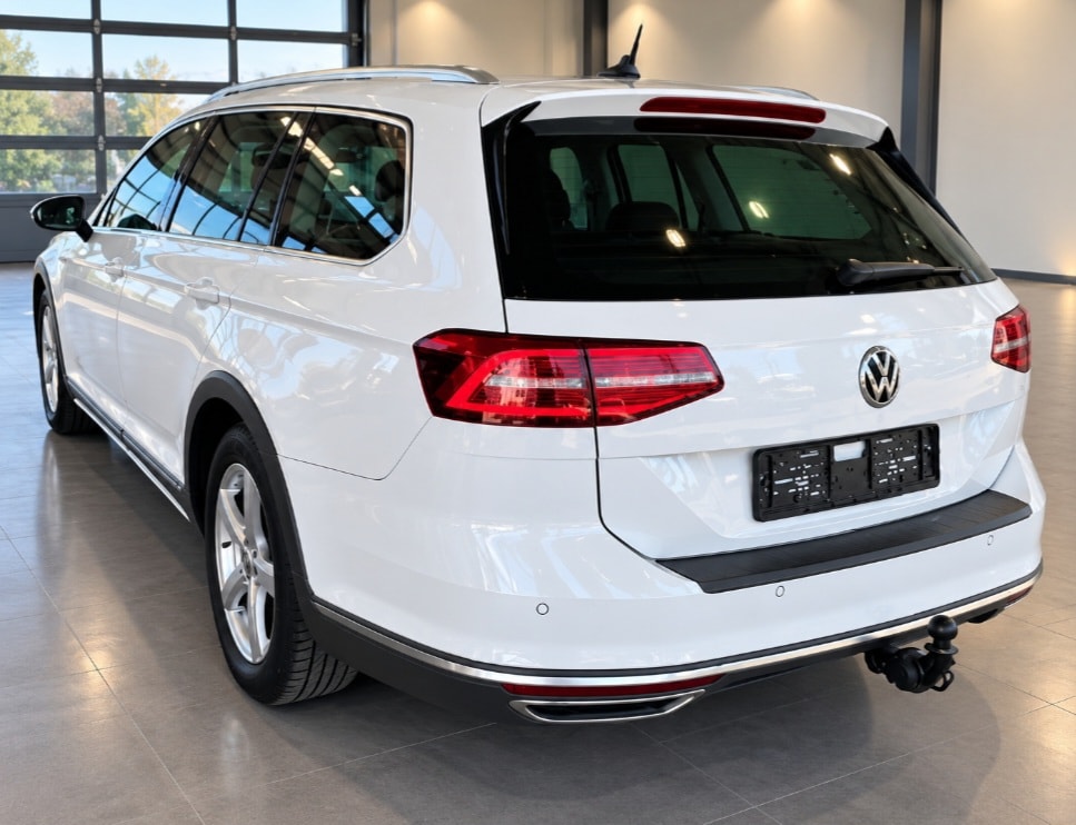 VW Passat Variant 2.0 TDI BMT Comfortline DSG 4Motion-image-6