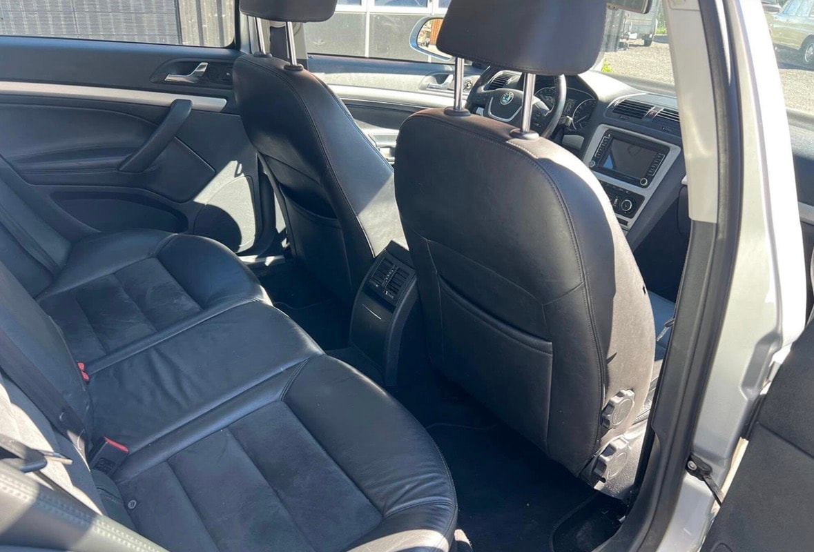 SKODA Octavia Combi 2.0 TDI Scout 4x4-image-8