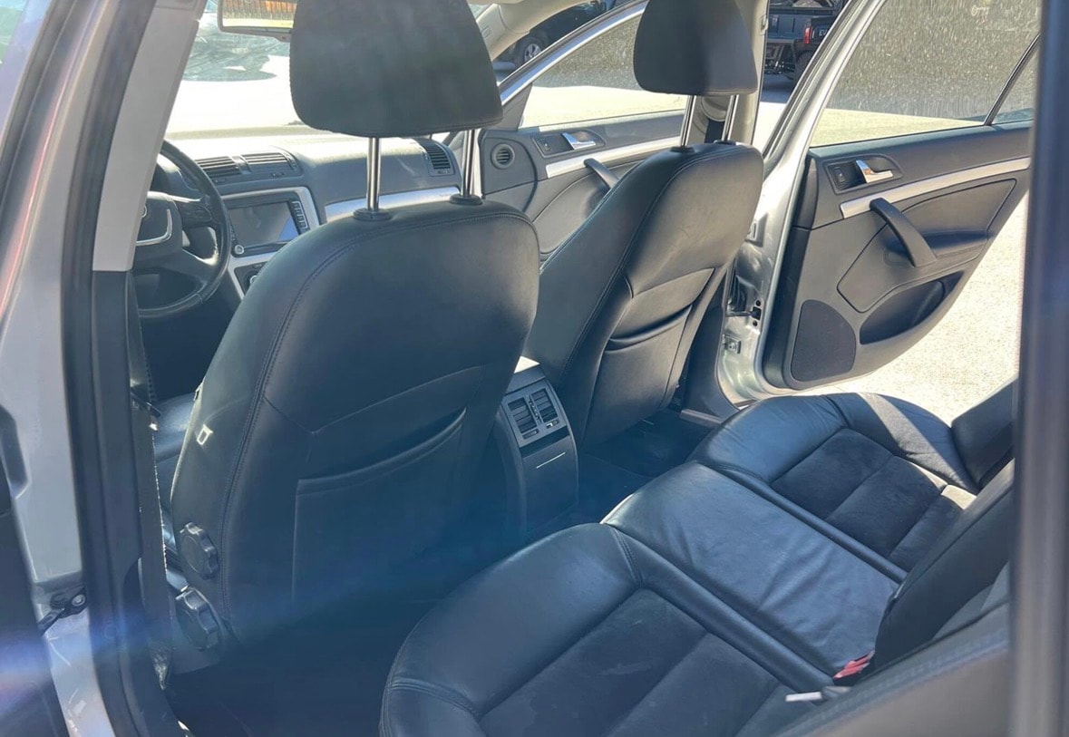 SKODA Octavia Combi 2.0 TDI Scout 4x4-image-9