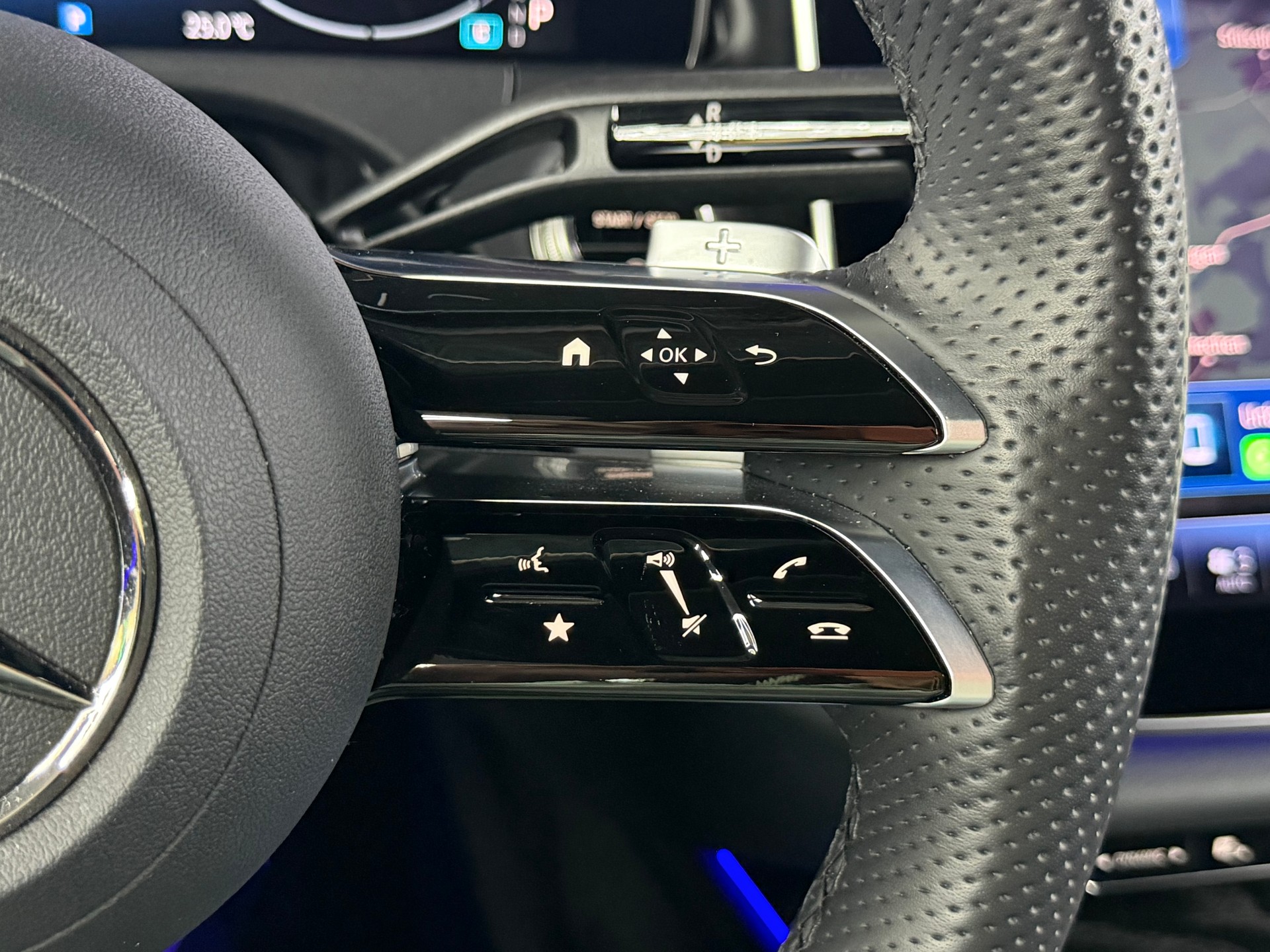 MERCEDES-BENZ E 220 d 4Matic 9G-Tronic-image-24