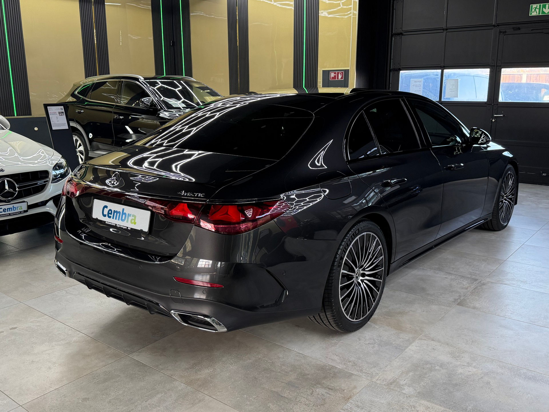 MERCEDES-BENZ E 220 d 4Matic 9G-Tronic-image-4