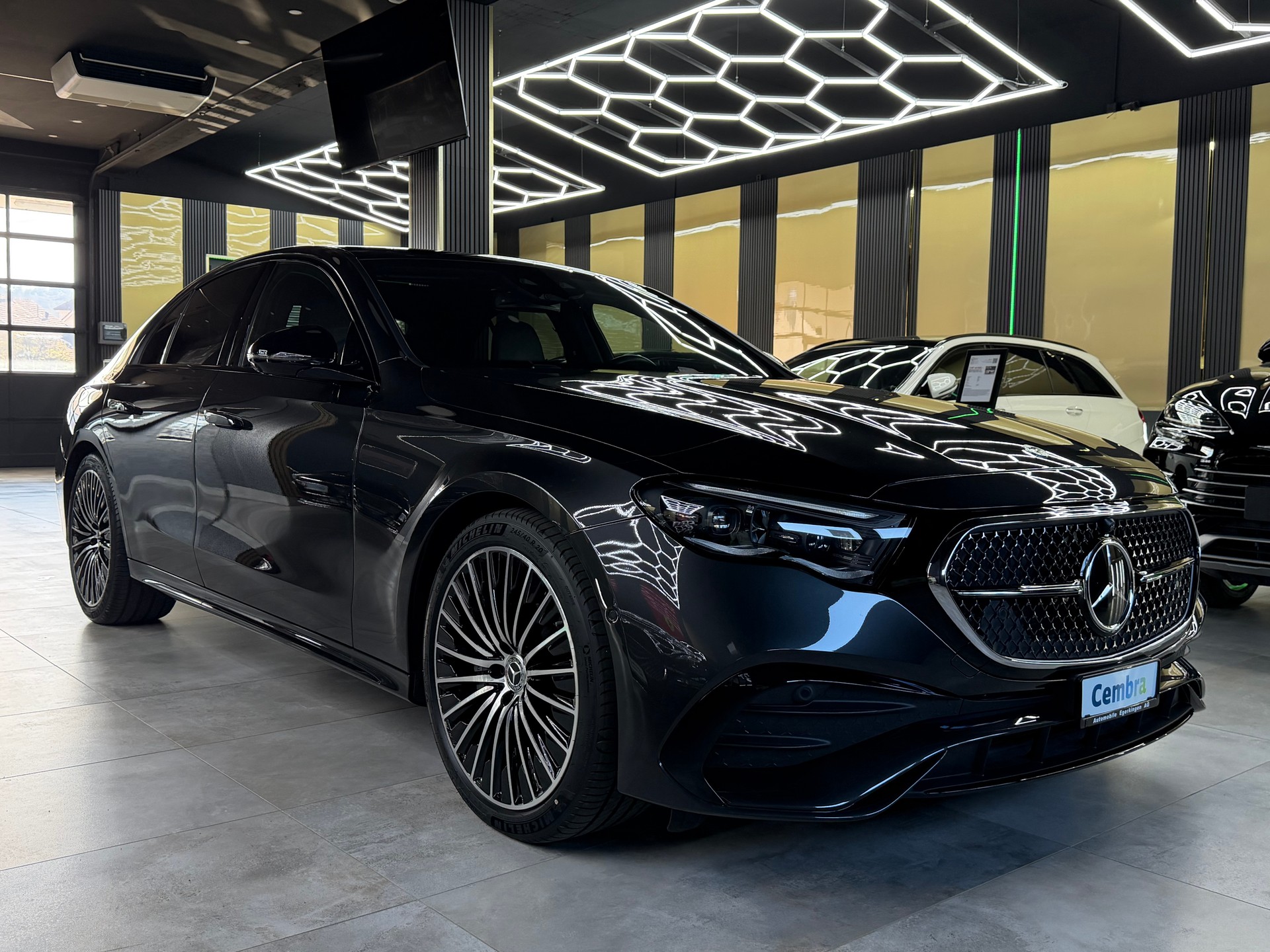 MERCEDES-BENZ E 220 d 4Matic 9G-Tronic-image-2