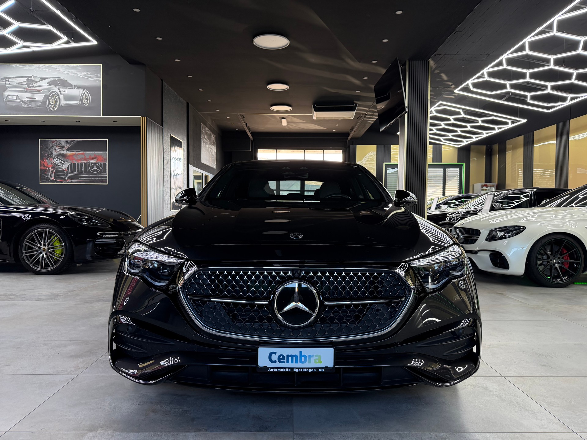 MERCEDES-BENZ E 220 d 4Matic 9G-Tronic-image-1