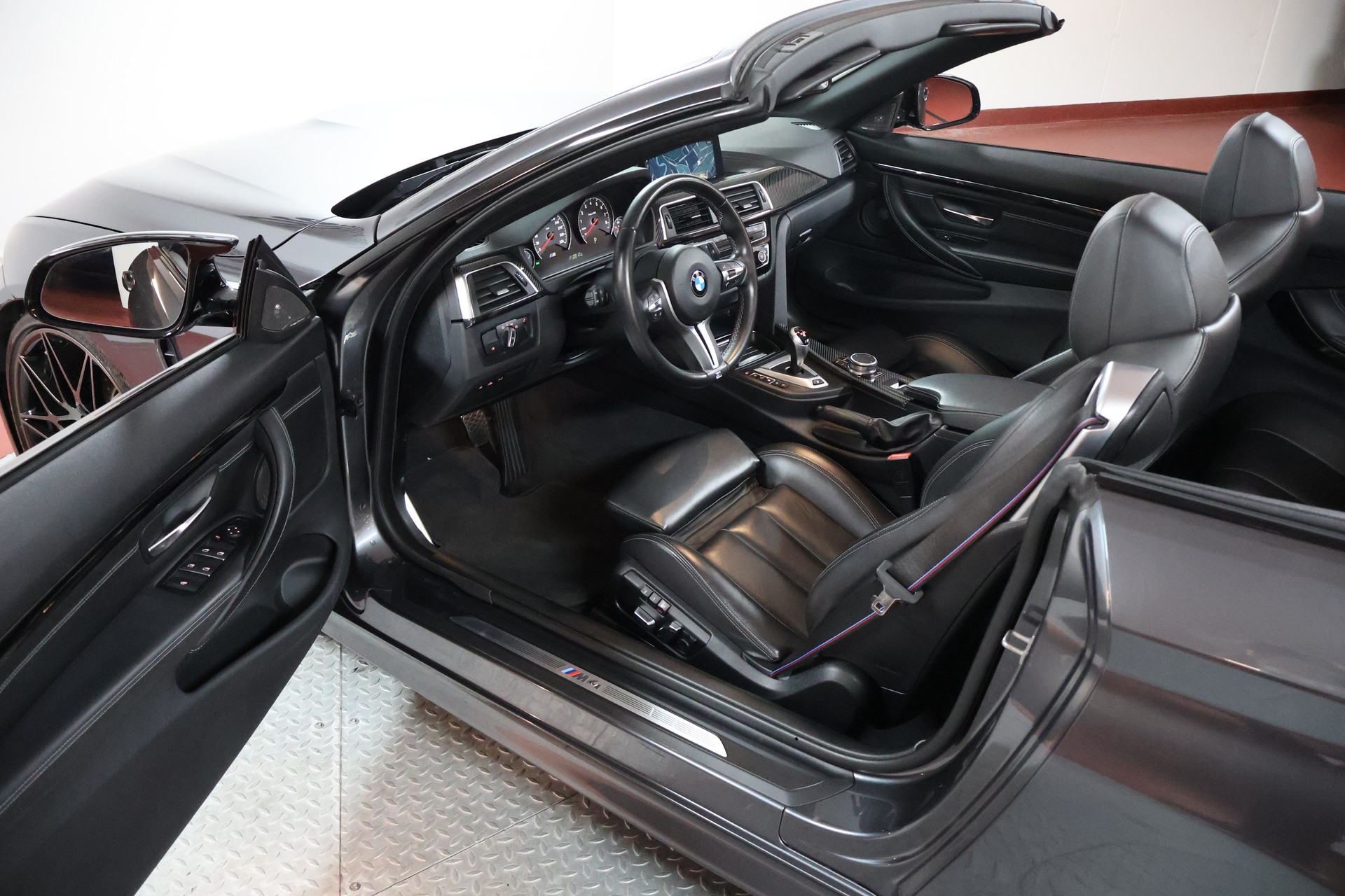 BMW M4 Cabriolet Drivelogic M Competition-image-6